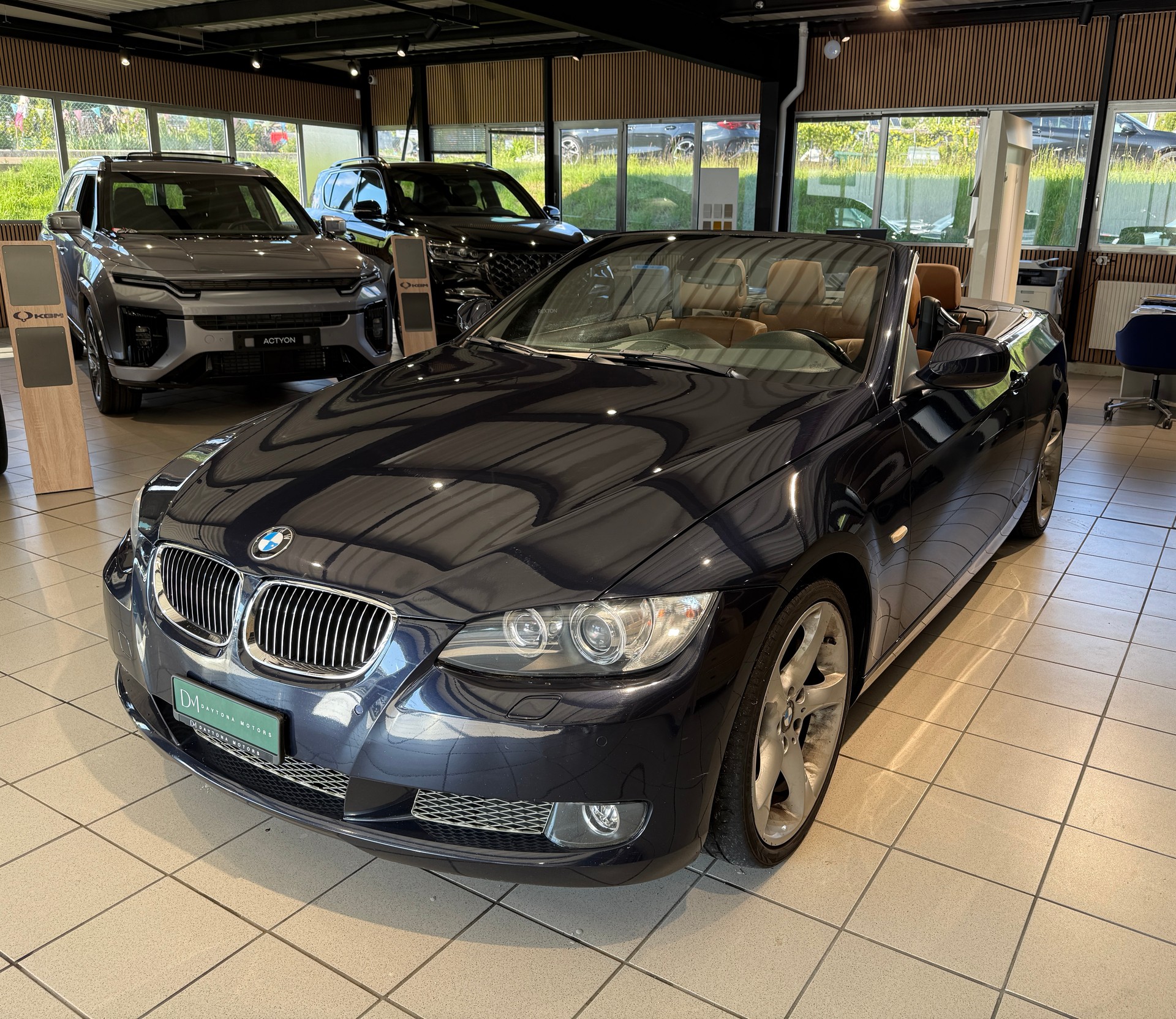 BMW 335i Cabriolet DSG-showroom-element-1