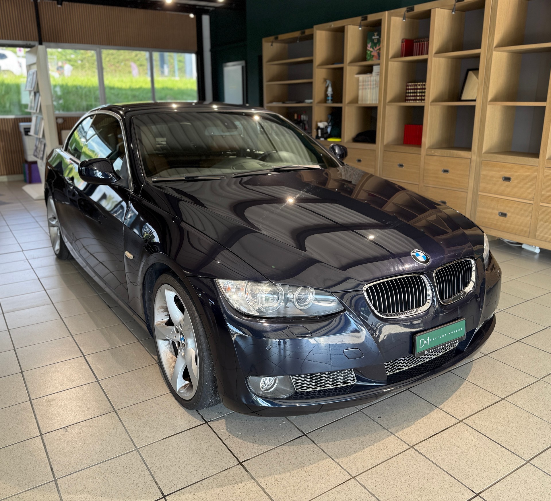 BMW 335i Cabriolet DSG-showroom-element-3