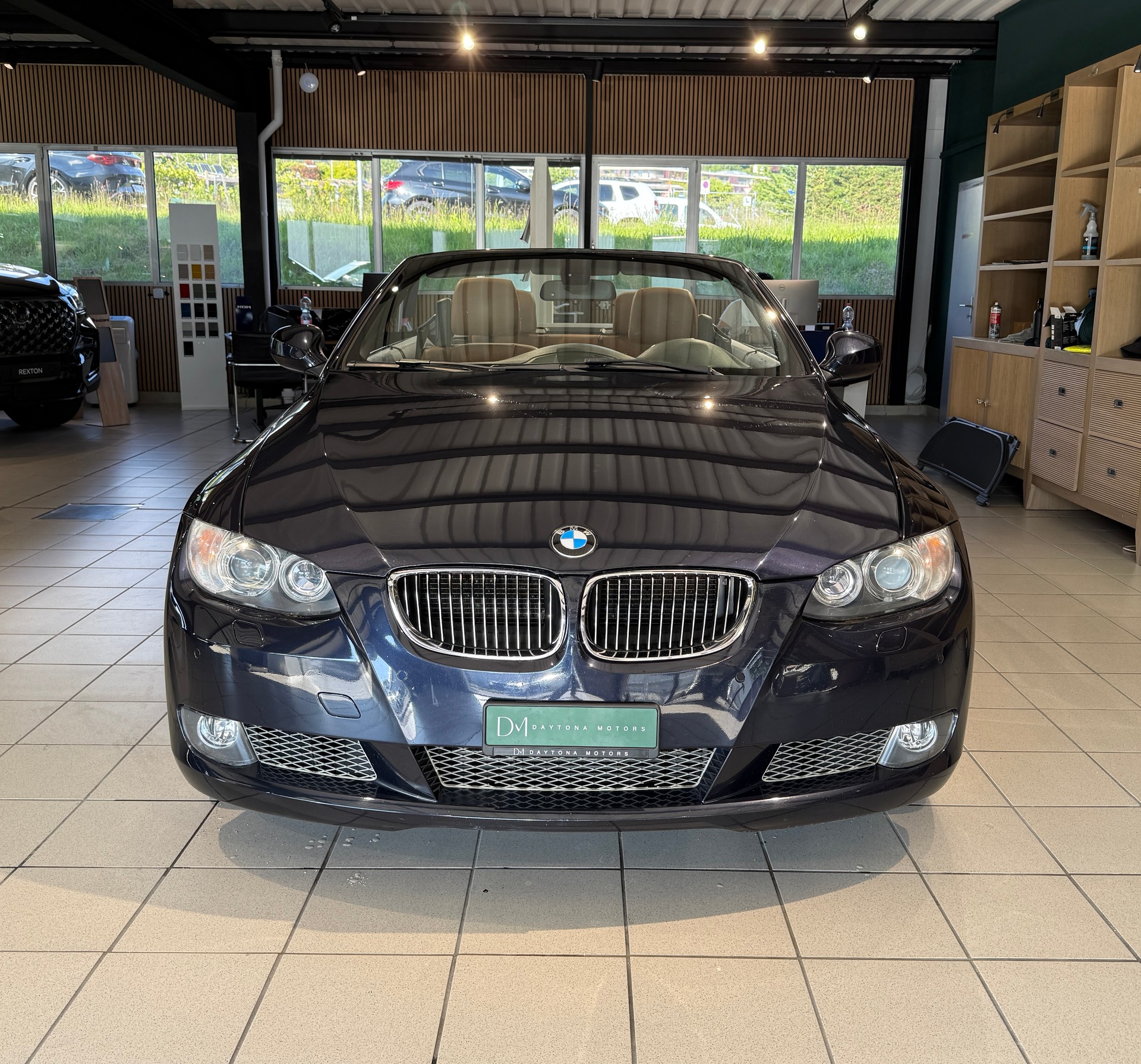 BMW 335i Cabriolet DSG-showroom-element-2