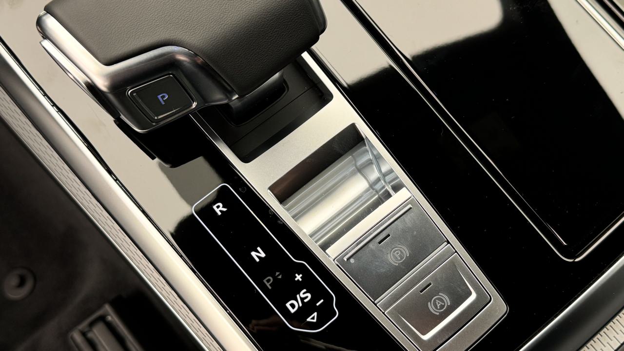 AUDI Q8 SUV TDI quattro 210 kW S line-image-10