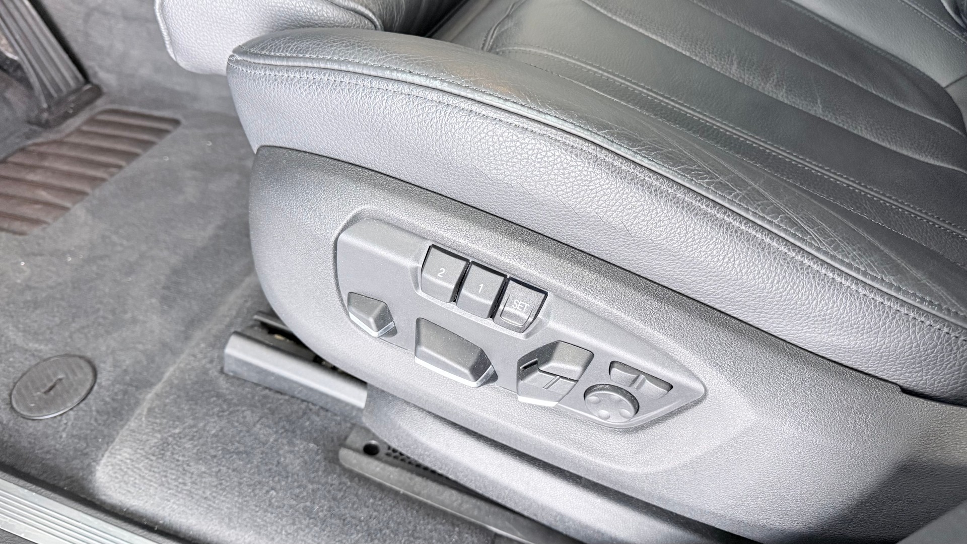 BMW X6 30d xDrive-image-11