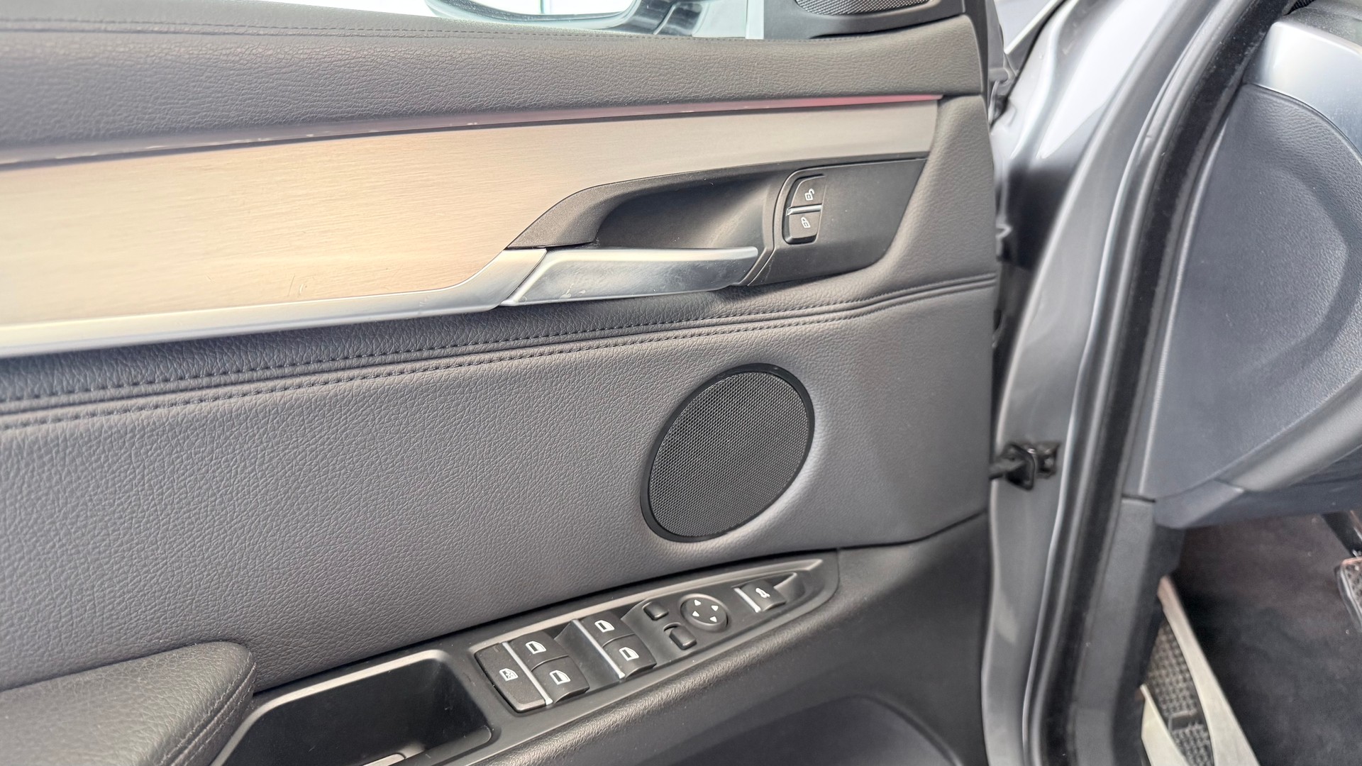 BMW X6 30d xDrive-image-12