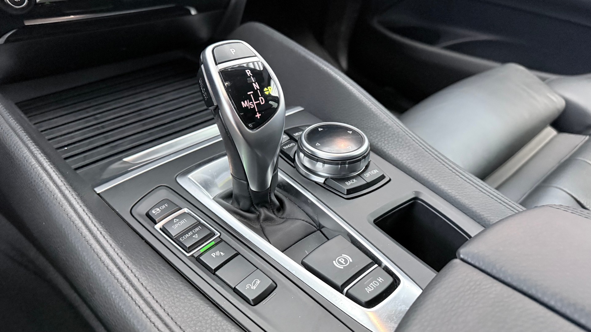 BMW X6 30d xDrive-image-13