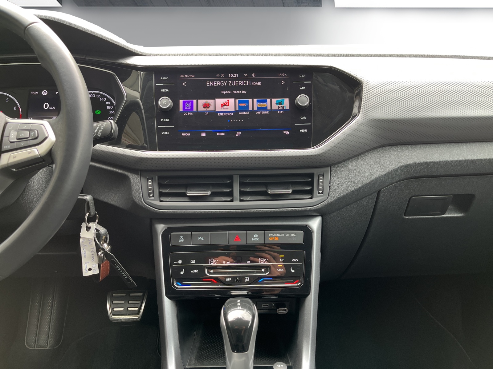 VW T-Cross 1.0 TSI Life DSG-image-12