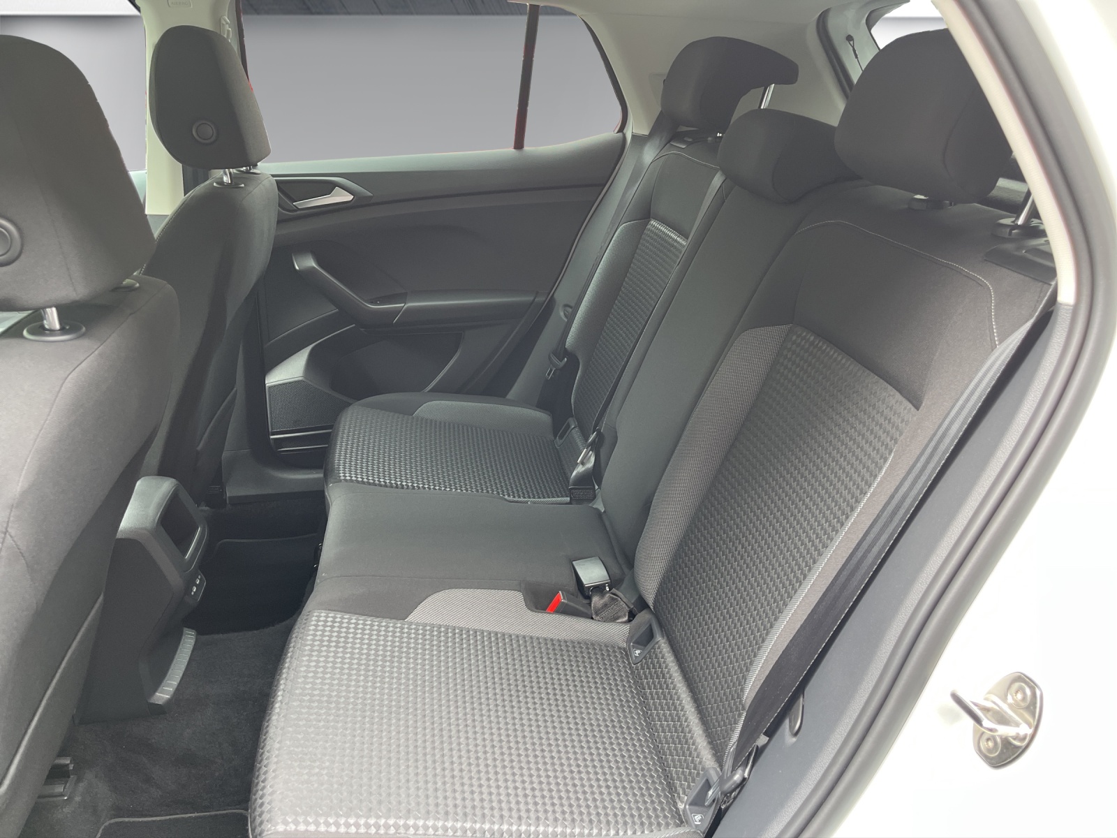 VW T-Cross 1.0 TSI Life DSG-image-16