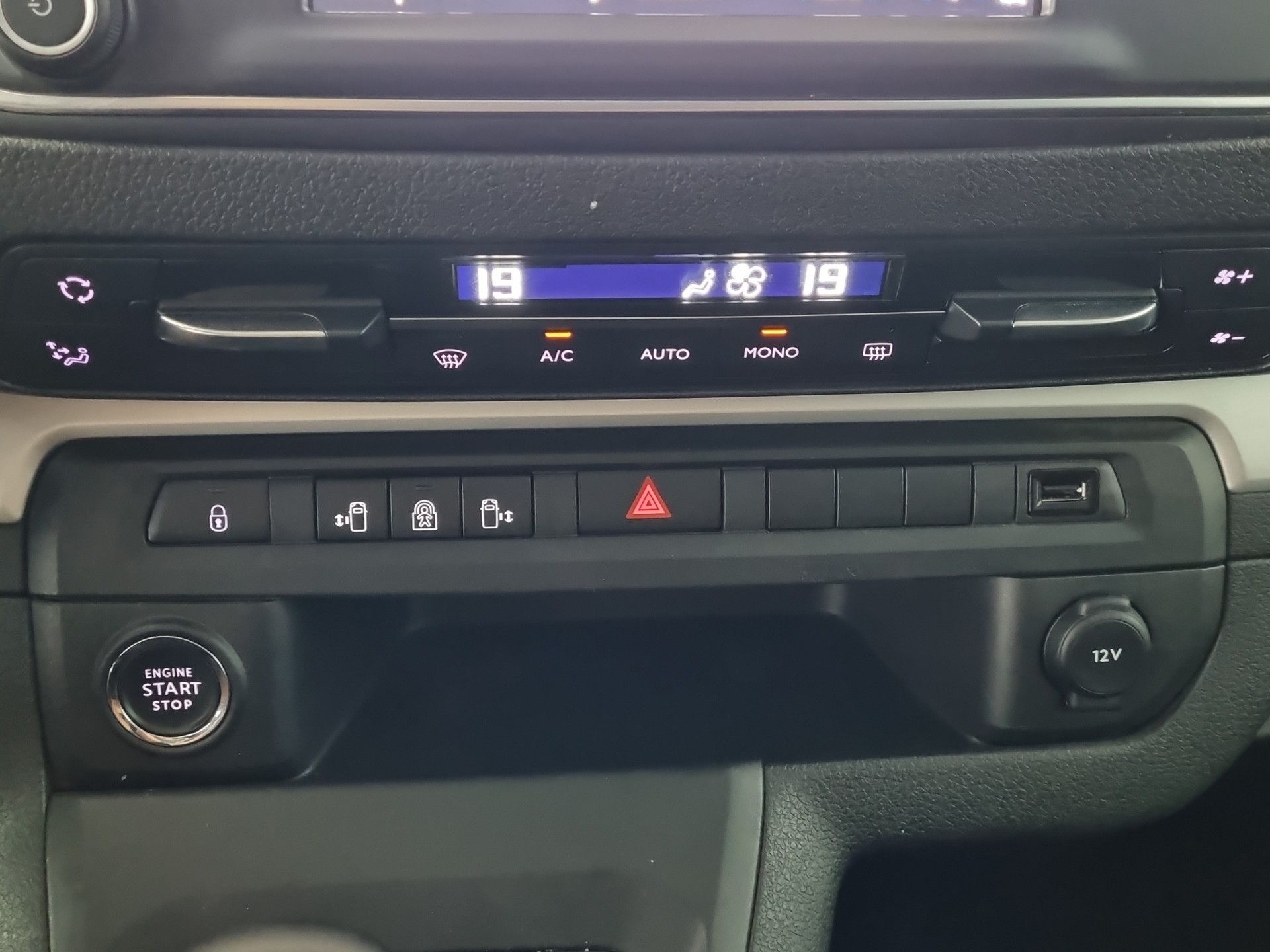 PEUGEOT Traveller 1.5 BlueHDi 120 Active S/S-image-15