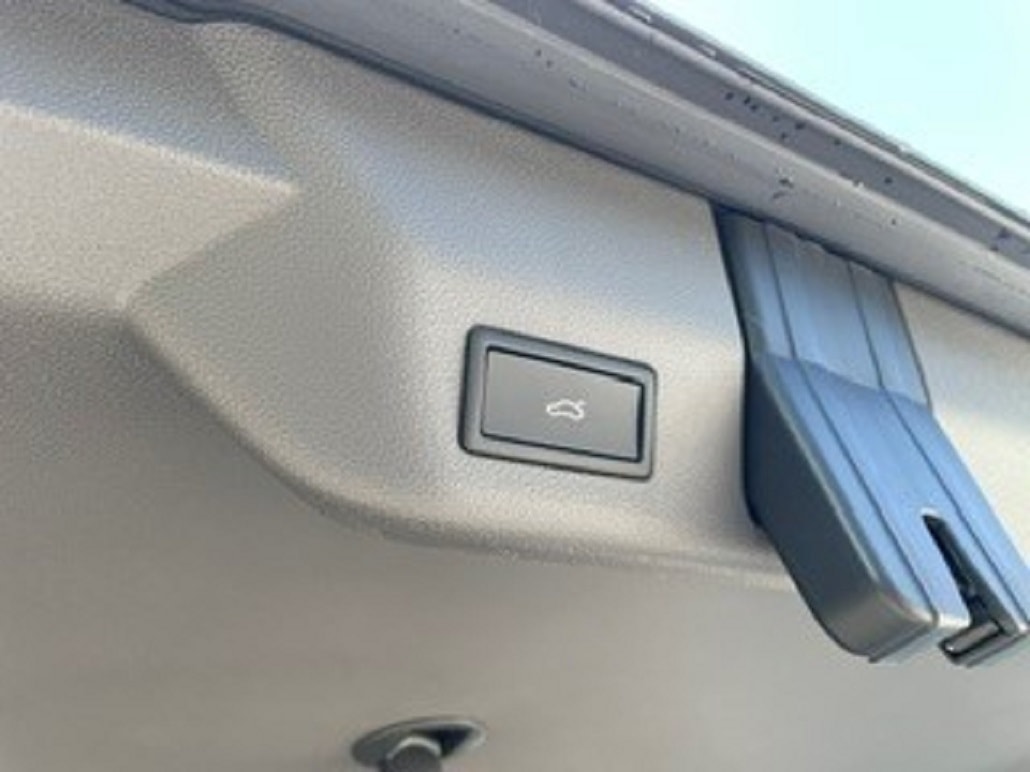 VW Multivan 2.0 TDI Liberty DSG-image-9