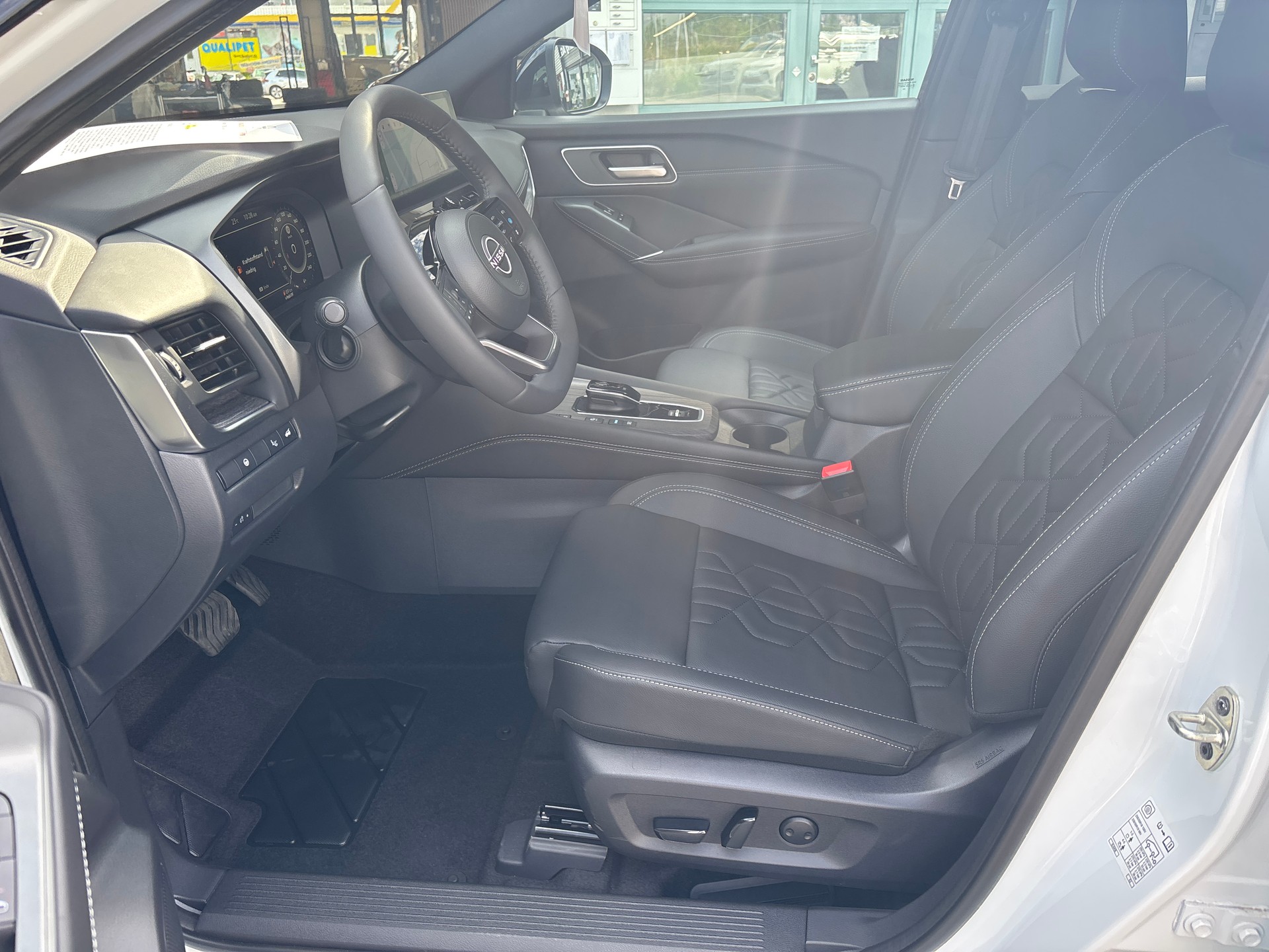 NISSAN Qashqai 1.5 VC-T e-Power Tekna-image-10