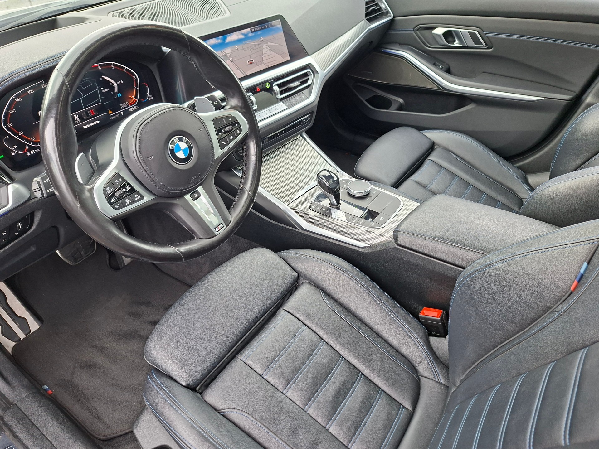 BMW 330i Touring xDrive Steptronic M Sport-image-5