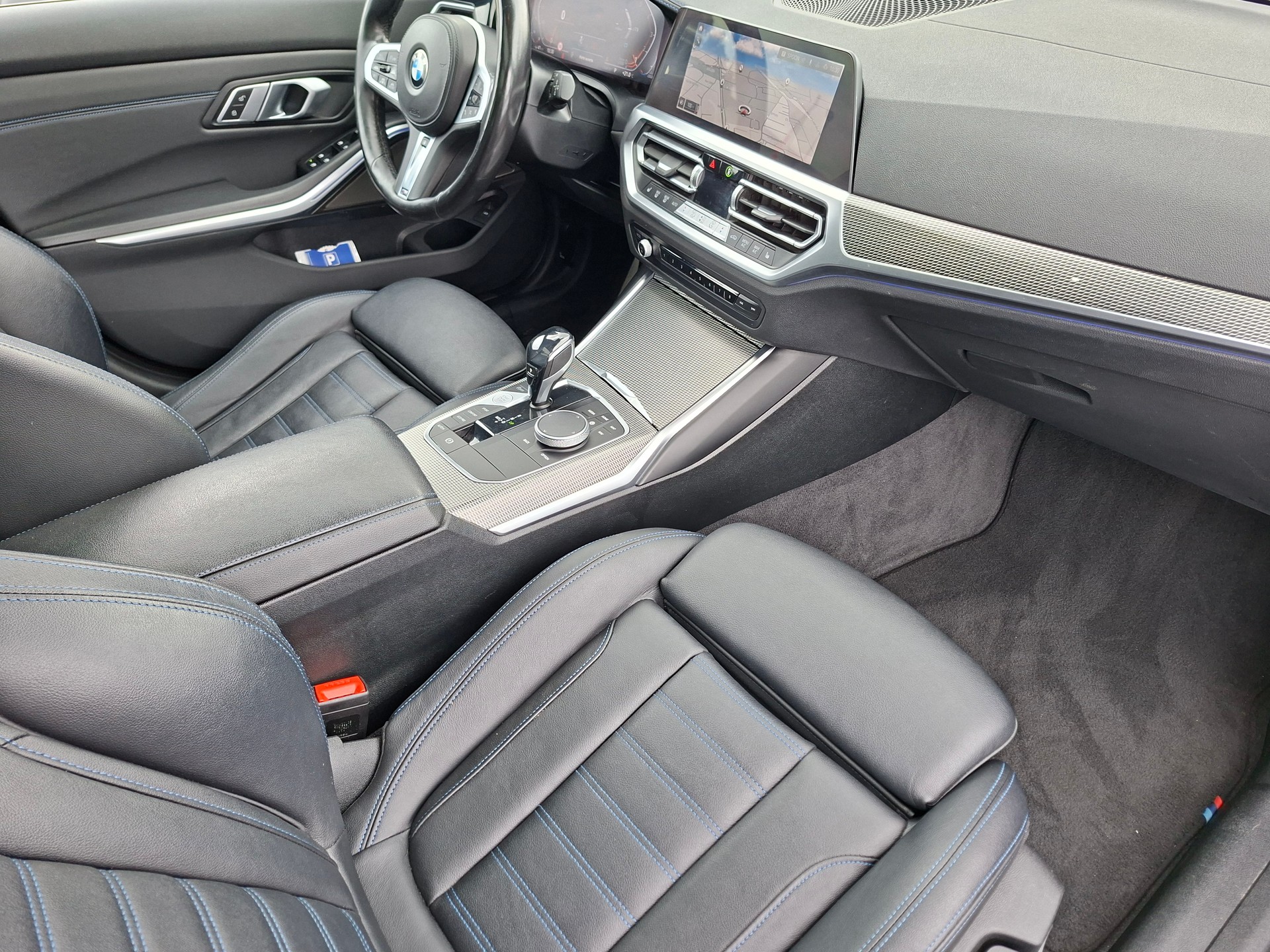 BMW 330i Touring xDrive Steptronic M Sport-image-6