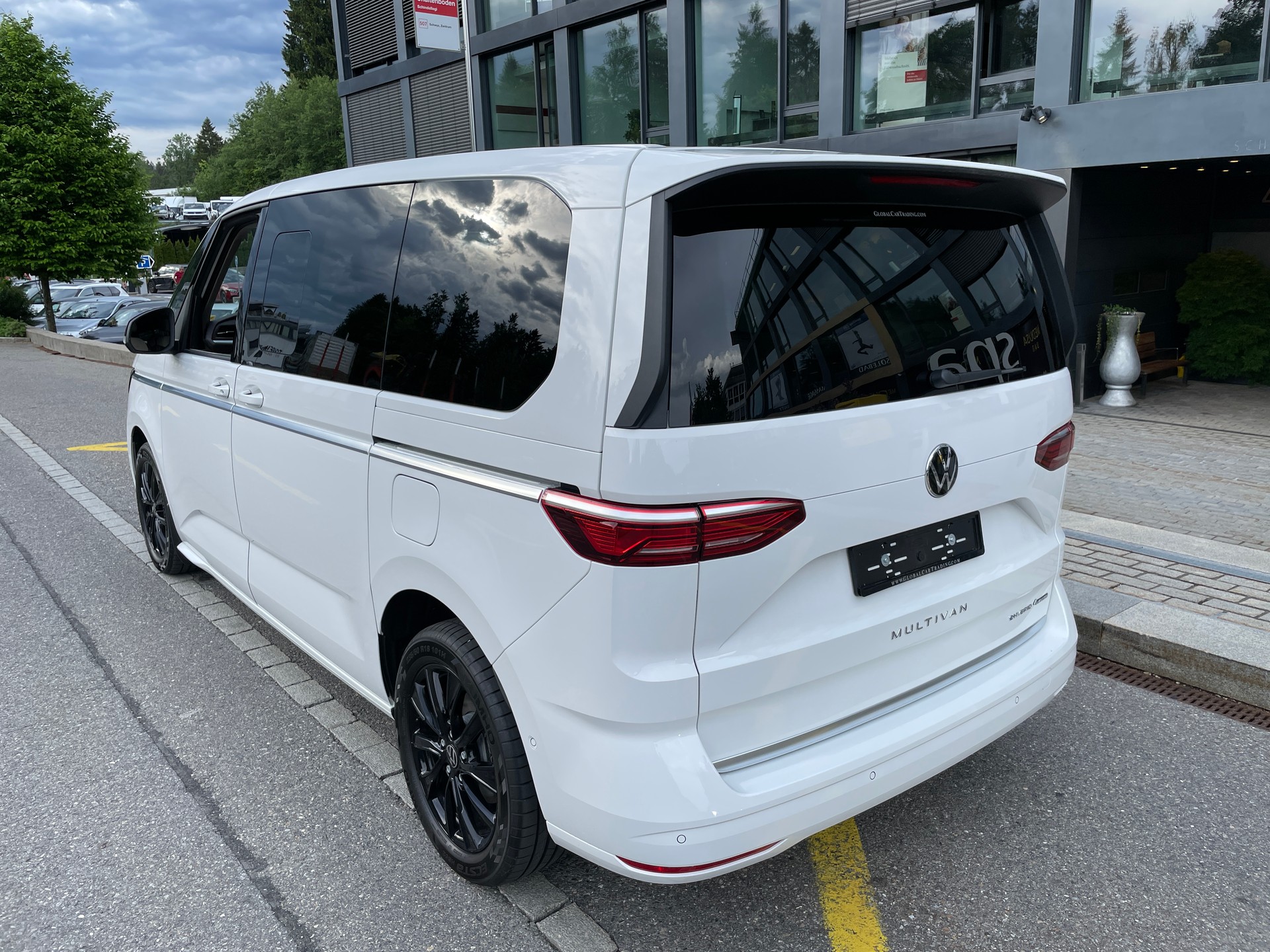 VW Multivan 1.5 eHybrid Style 4Motion DSG-image-10