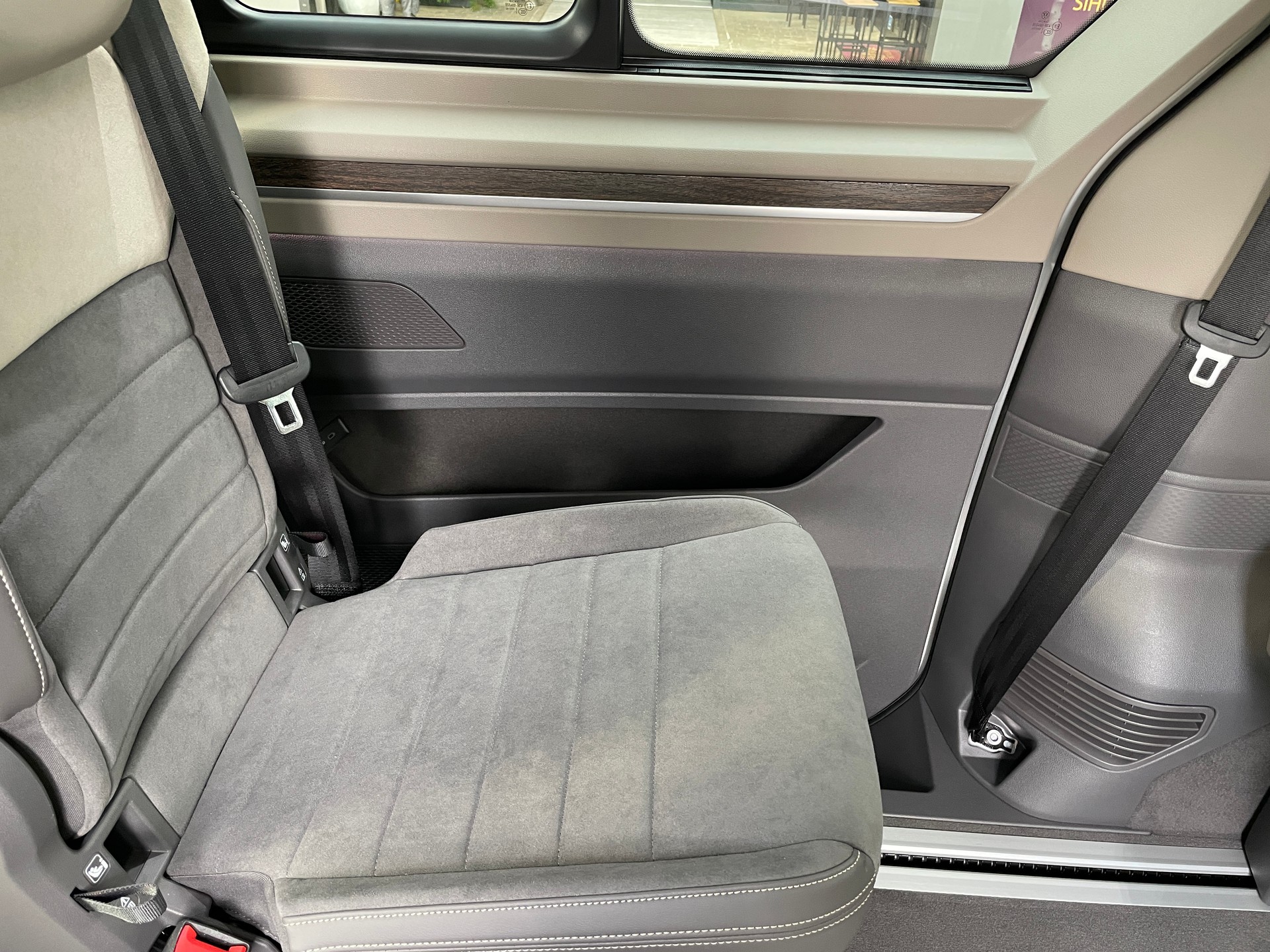 VW Multivan 1.5 eHybrid Style 4Motion DSG-image-24