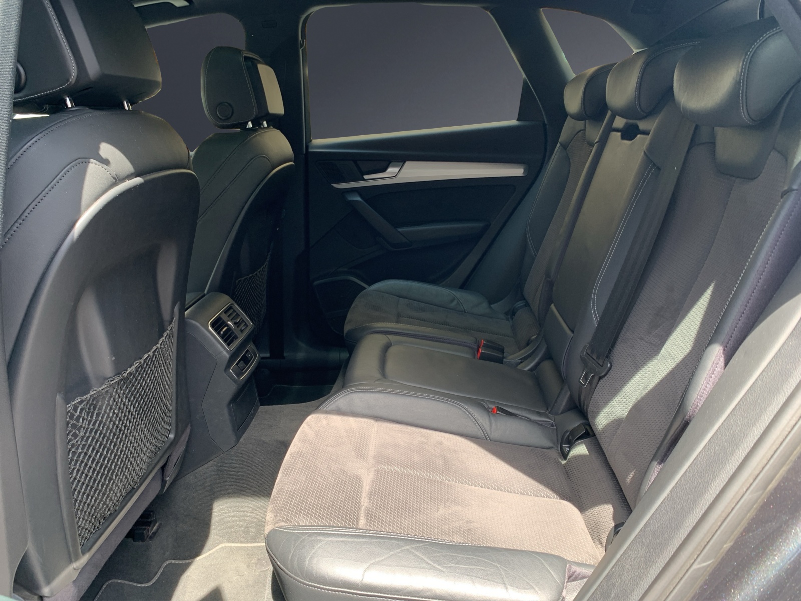 AUDI Q5 2.0 TDI sport quattro-image-11