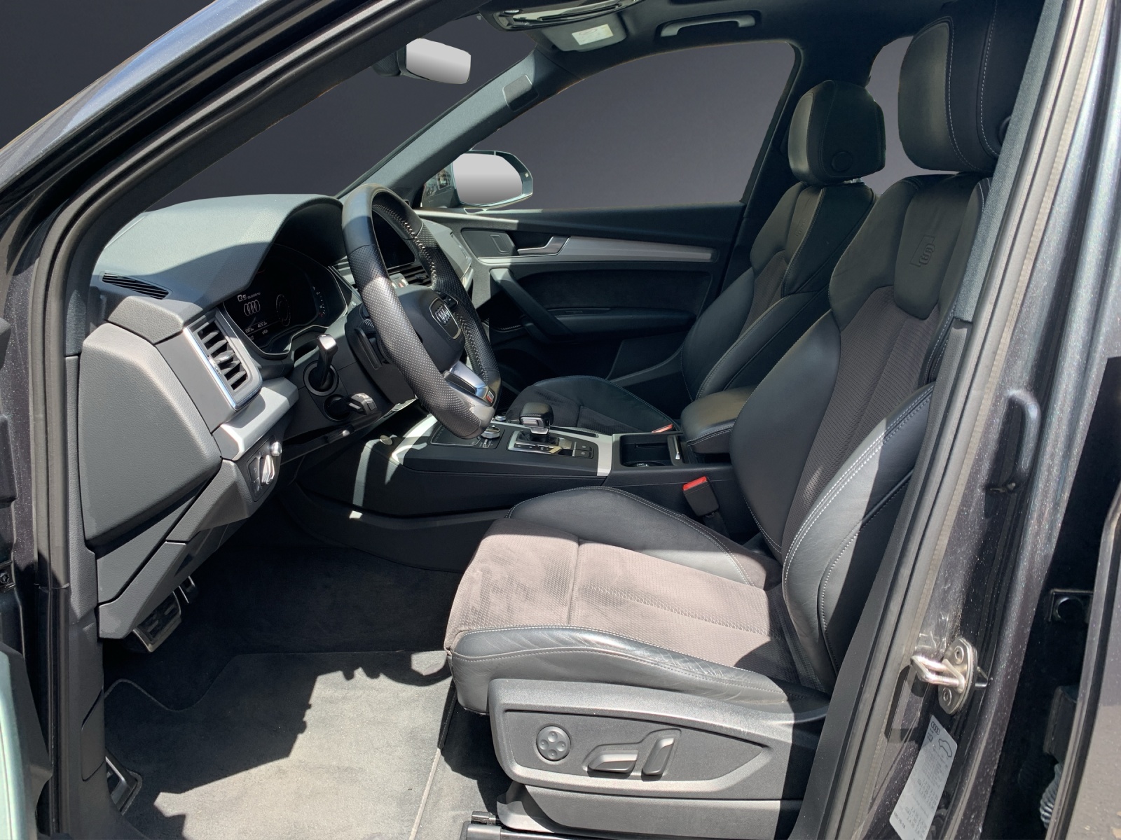 AUDI Q5 2.0 TDI sport quattro-image-6