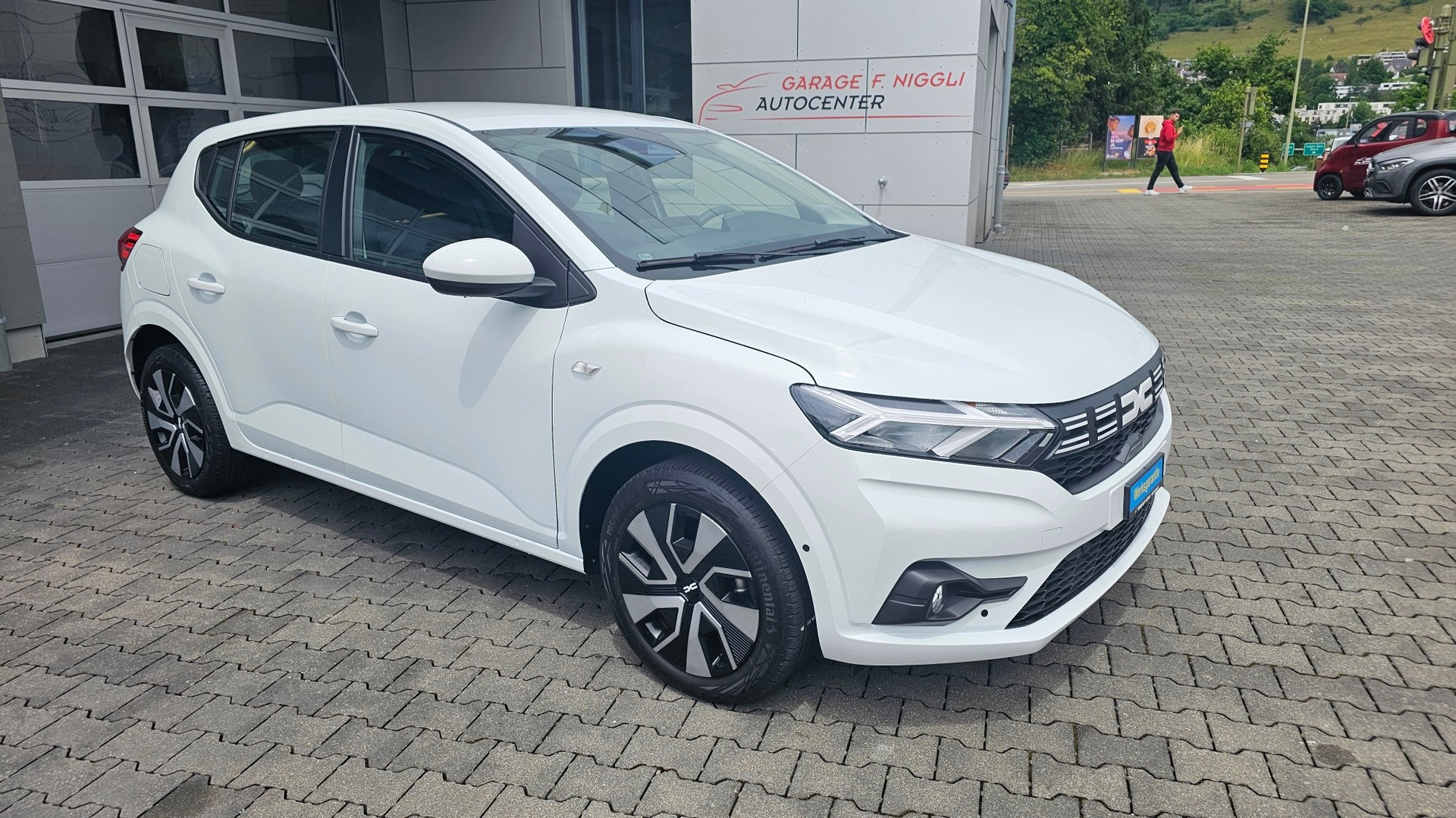 DACIA Sandero TCe 90 Expression-showroom-element-1