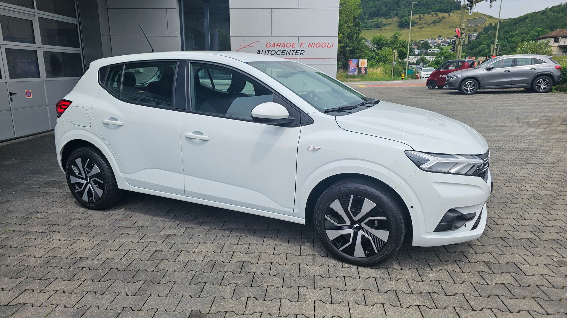 DACIA Sandero TCe 90 Expression-showroom-element-2