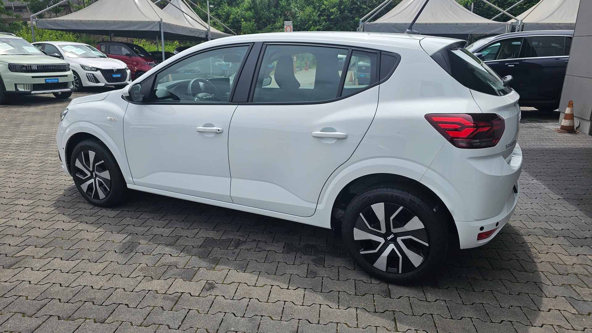 DACIA Sandero TCe 90 Expression-image-12