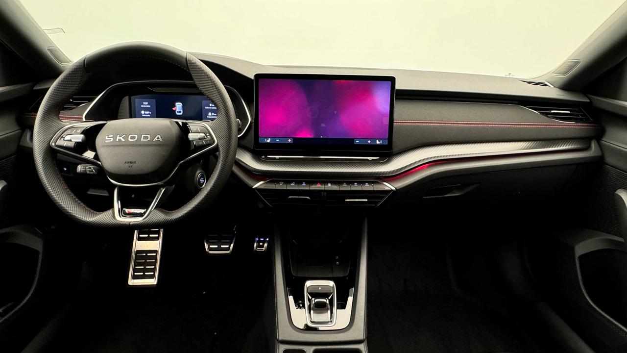 SKODA Octavia Combi 2.0 TSI DSG RS-image-5