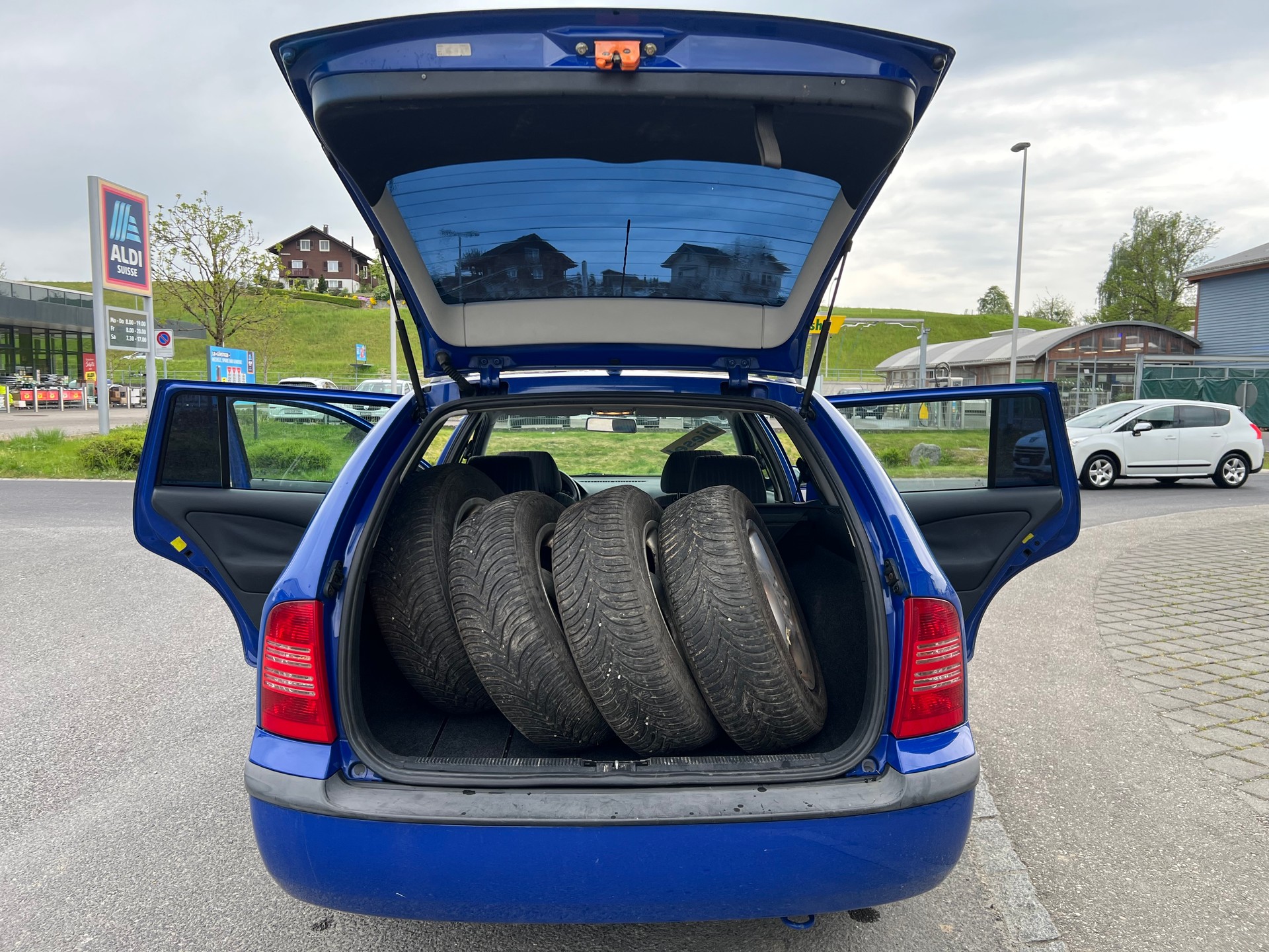 SKODA Octavia 1.9 TDI Elegance 4x4-image-8