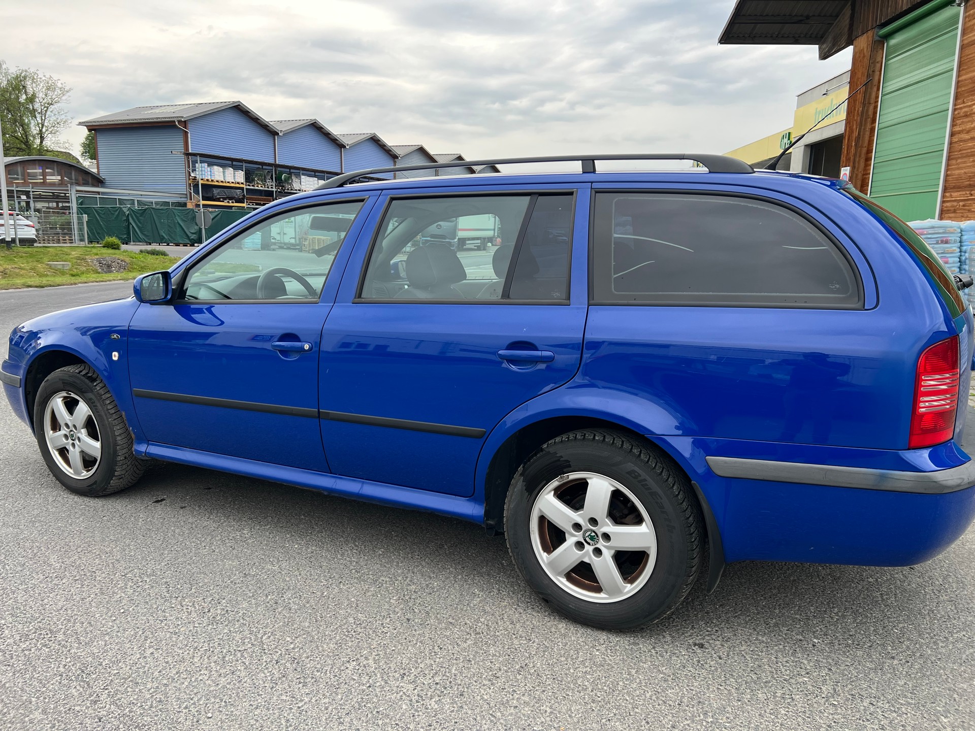 SKODA Octavia 1.9 TDI Elegance 4x4-image-1