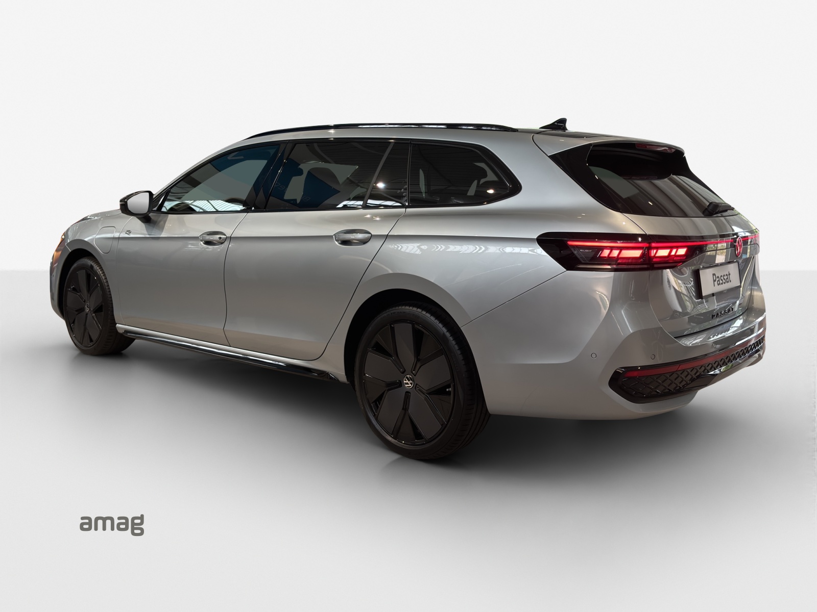 VW Passat Variant 1.5 TSI evo2 Plug-In- Hybrid R-Line DSG-showroom-element-2