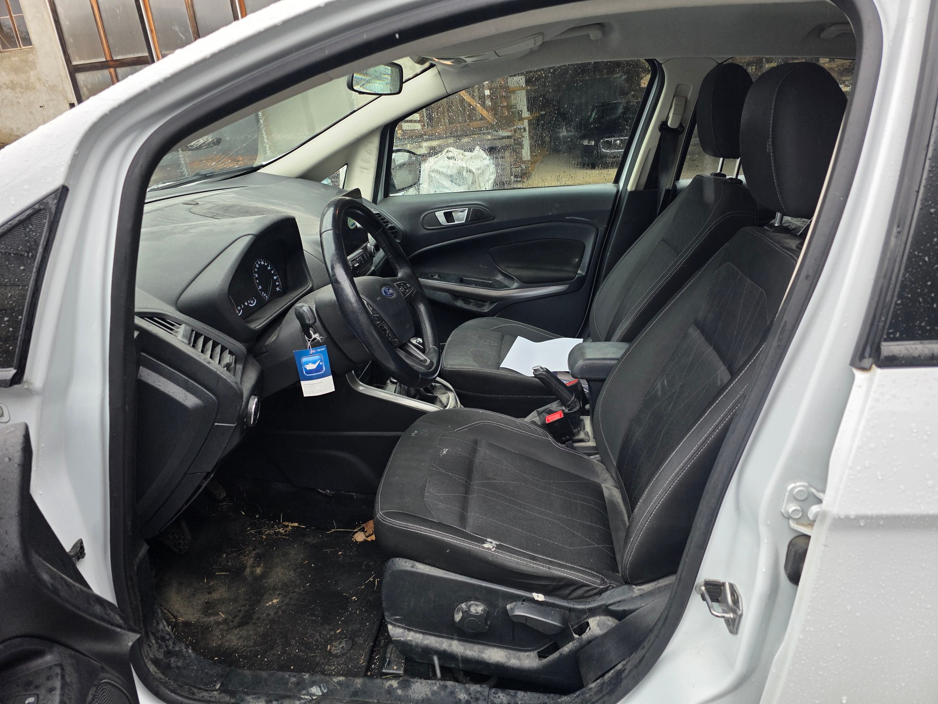 FORD EcoSport 1.5 TDCi Titanium AWD-image-9