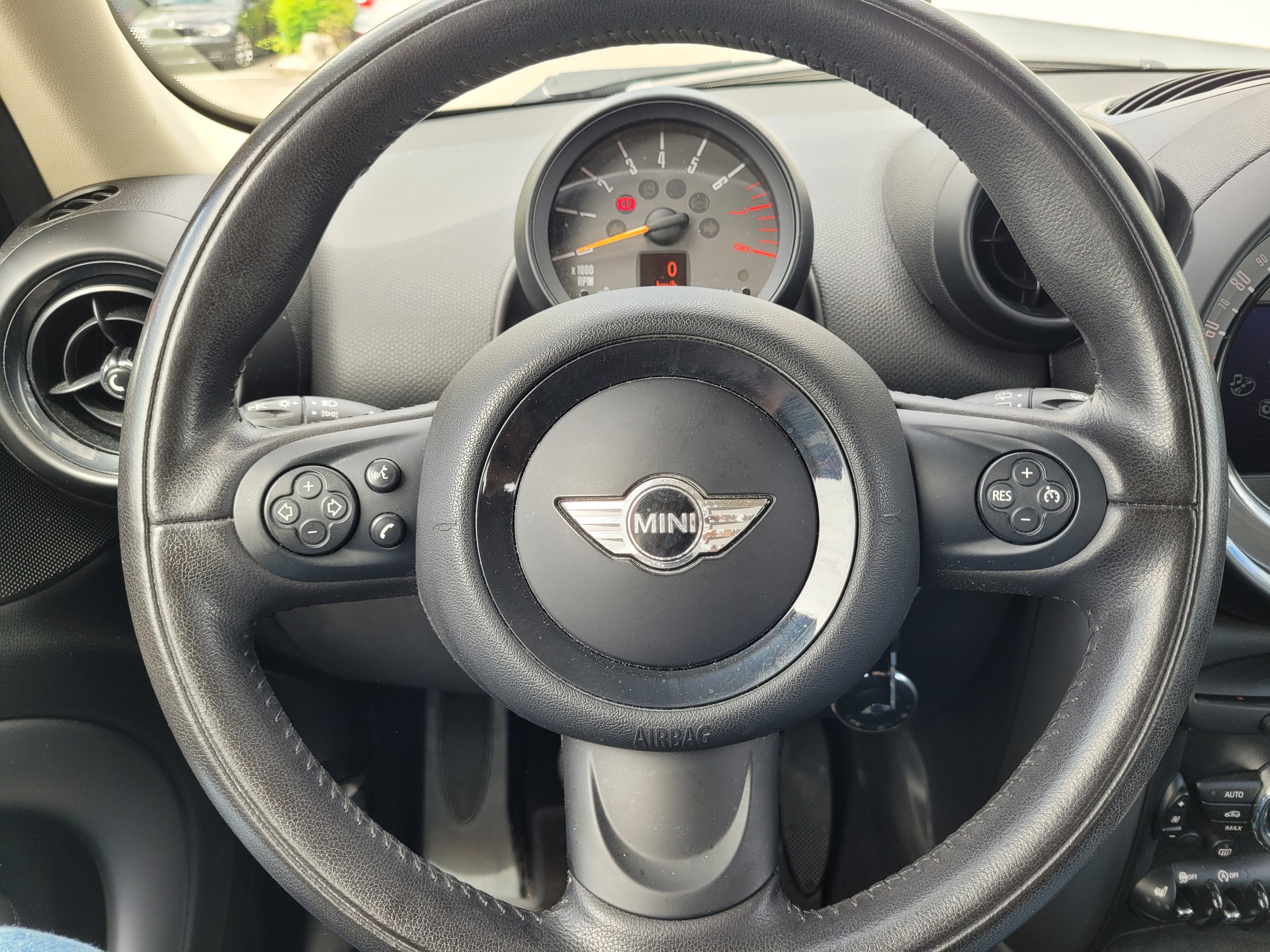 MINI Countryman Cooper ALL4-image-15