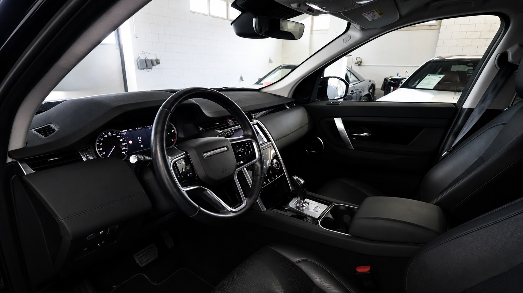 LAND ROVER Discovery Sport 2.0 SD4 200 SE-showroom-element-3
