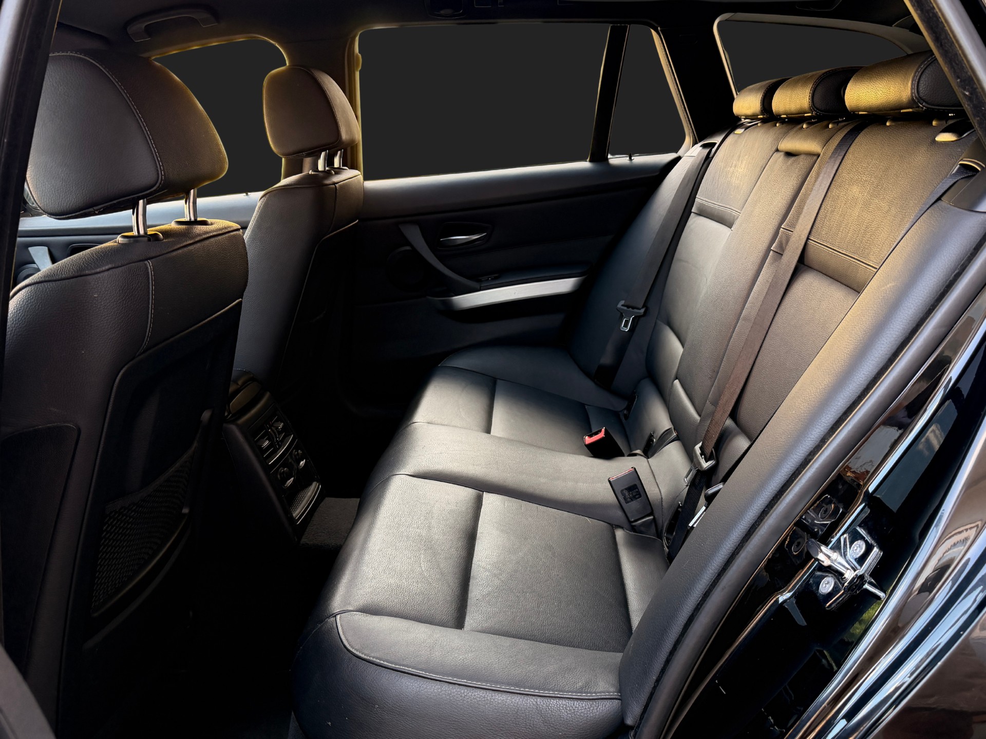 BMW 330d xDrive Touring Steptronic-image-19