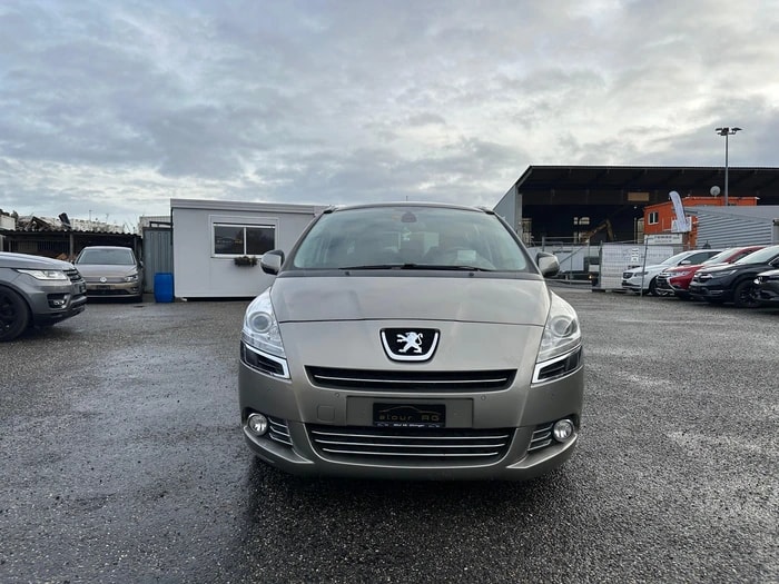 PEUGEOT 5008 1.6 16V T Sport Pack Automatic