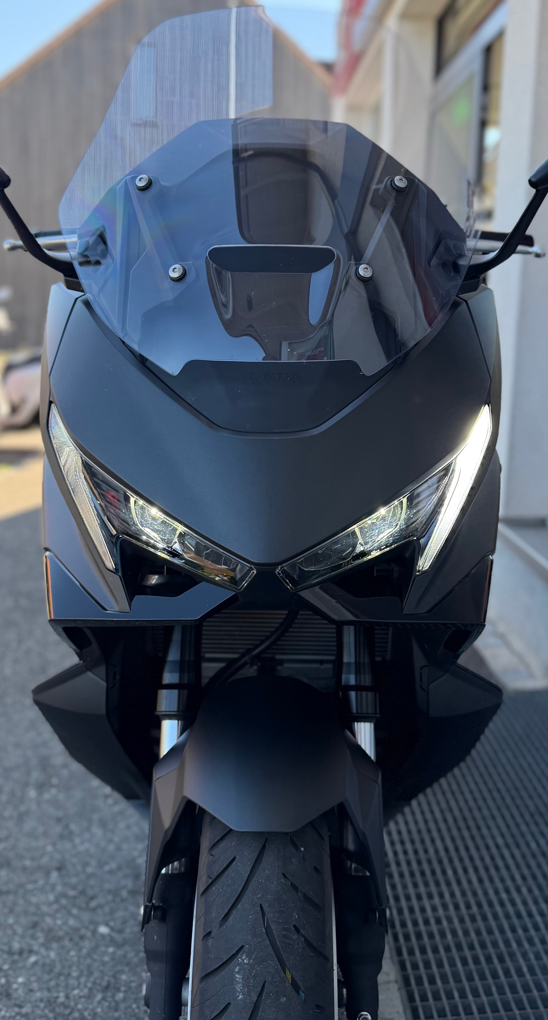 HONDA FORZA 750-image-1