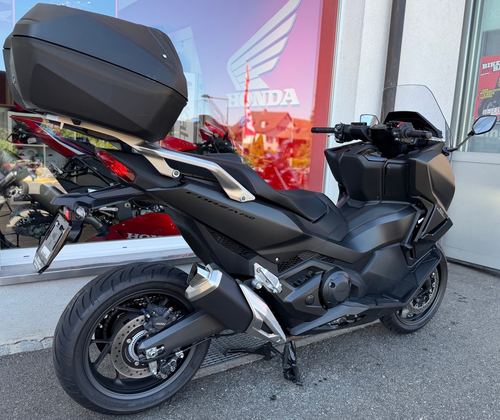 HONDA FORZA 750-image-3