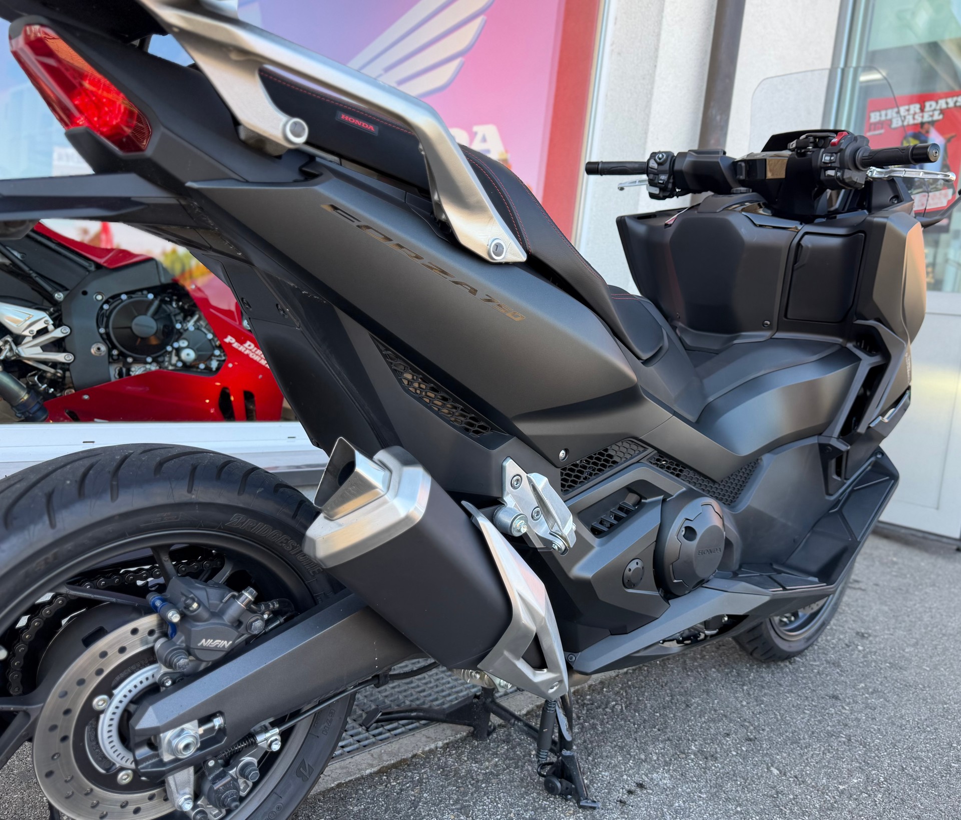 HONDA FORZA 750-image-7