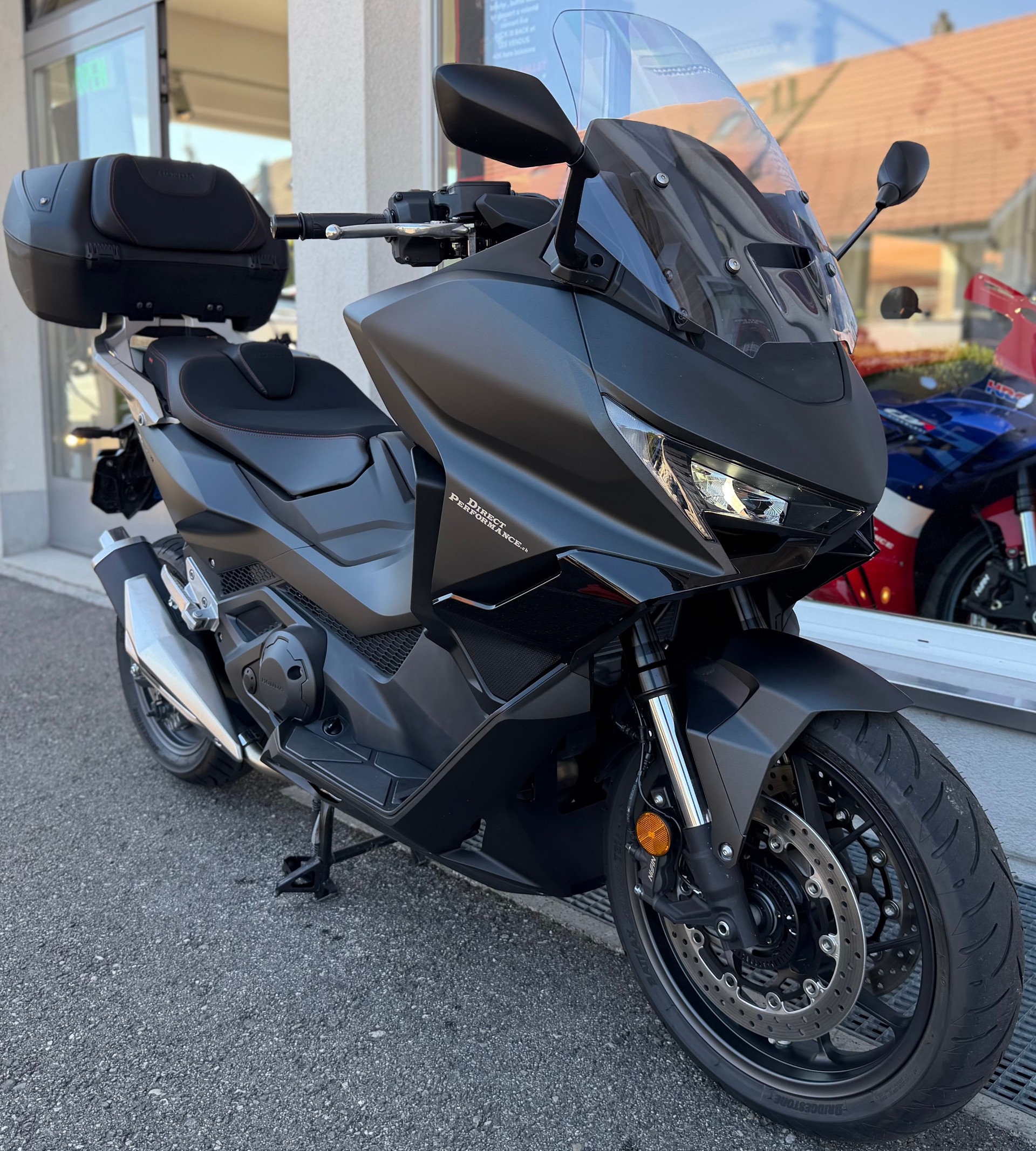 HONDA FORZA 750-image-2