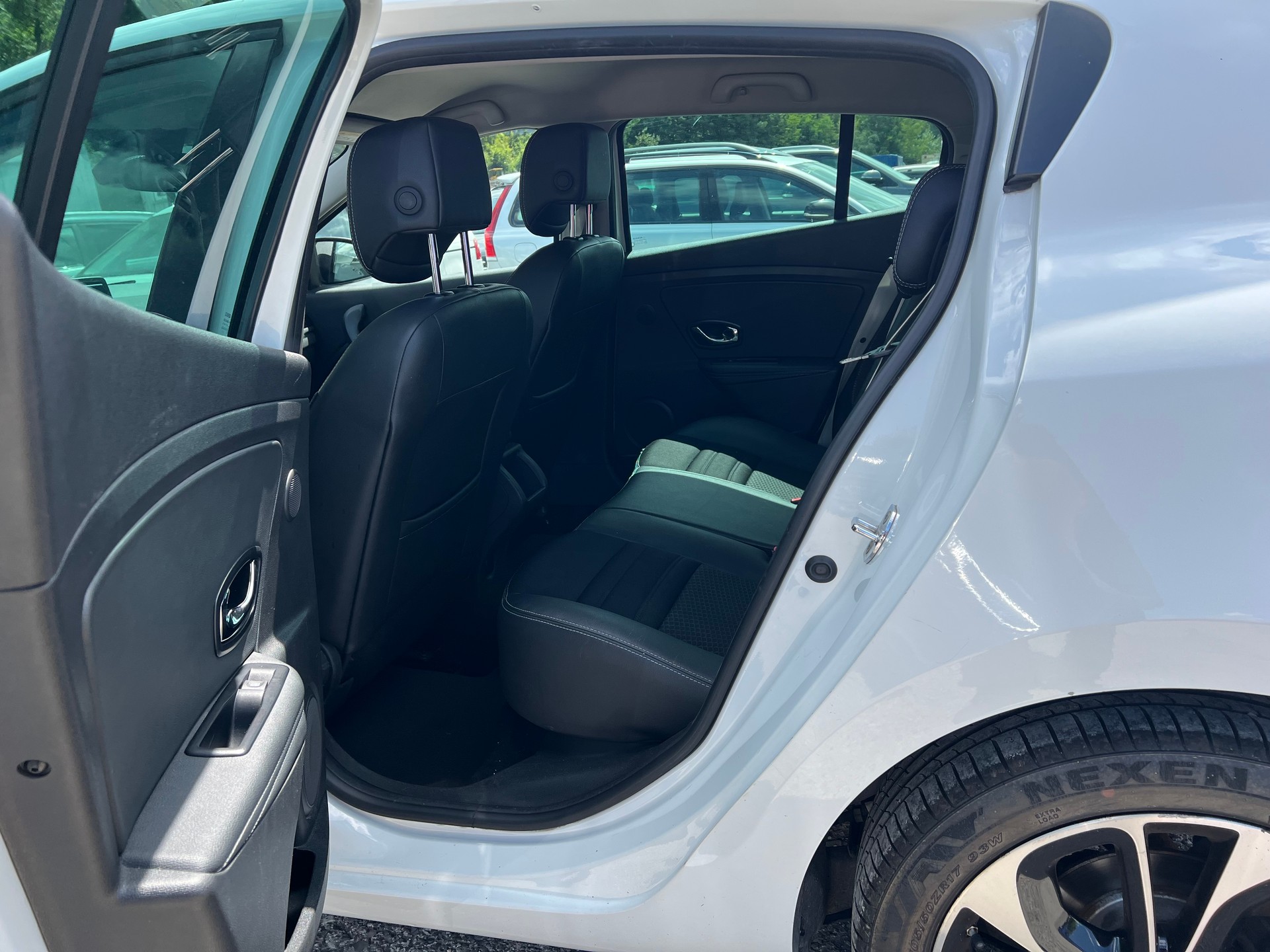 RENAULT Mégane 1.5 dCi Swiss Edition EDC-image-4