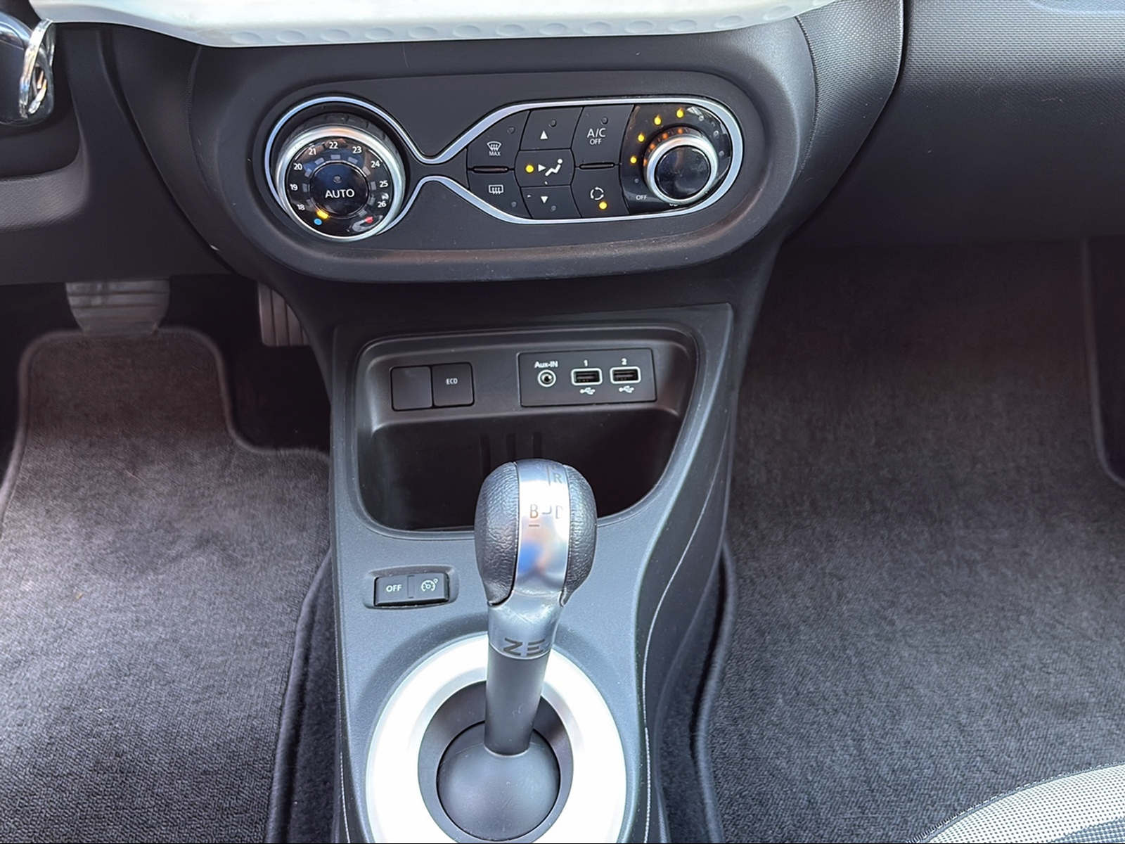 RENAULT Twingo Electric Zen-image-12