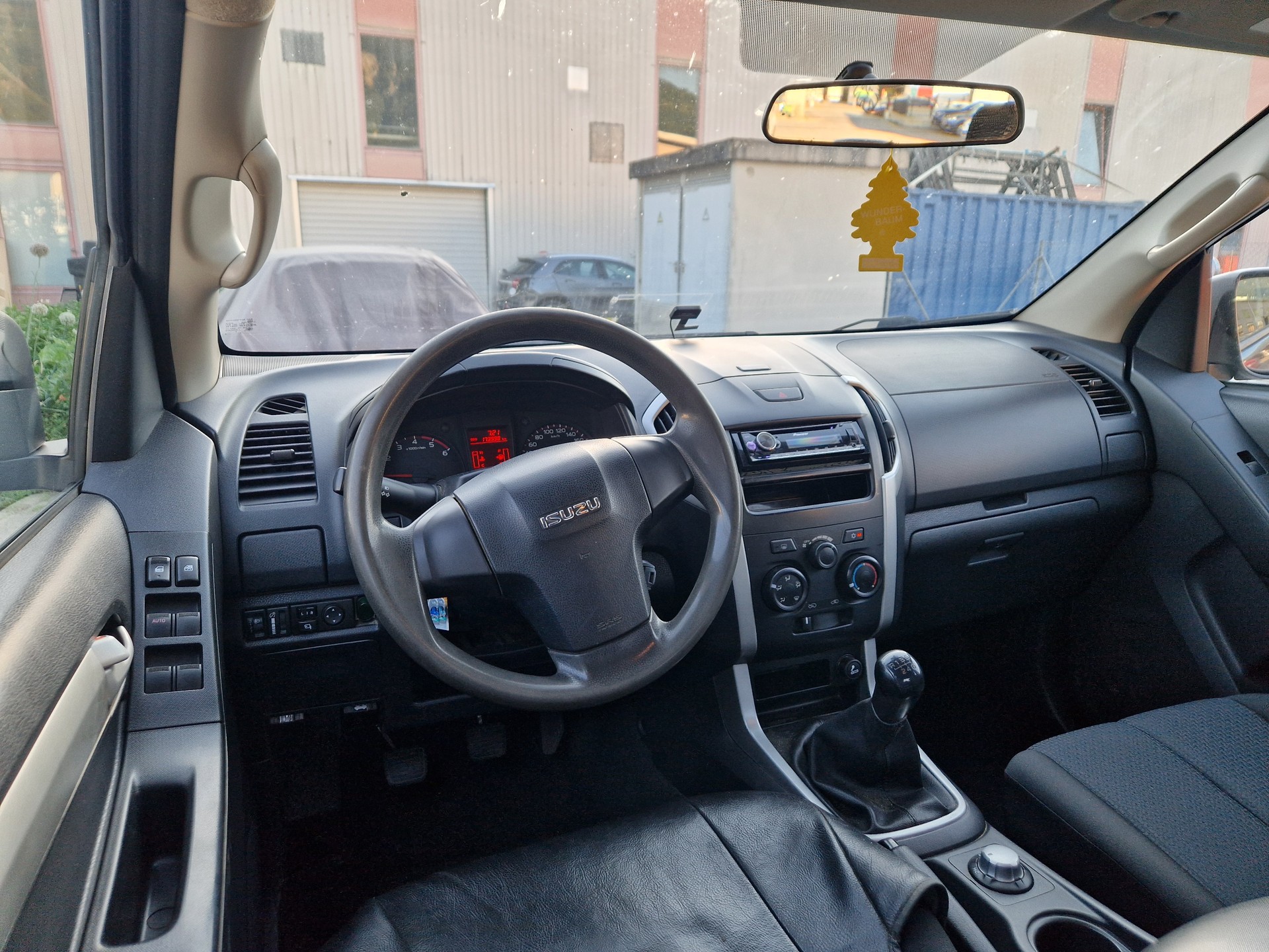 ISUZU D-MAX 2.5 Crew Cab Satellite 4x4-image-7