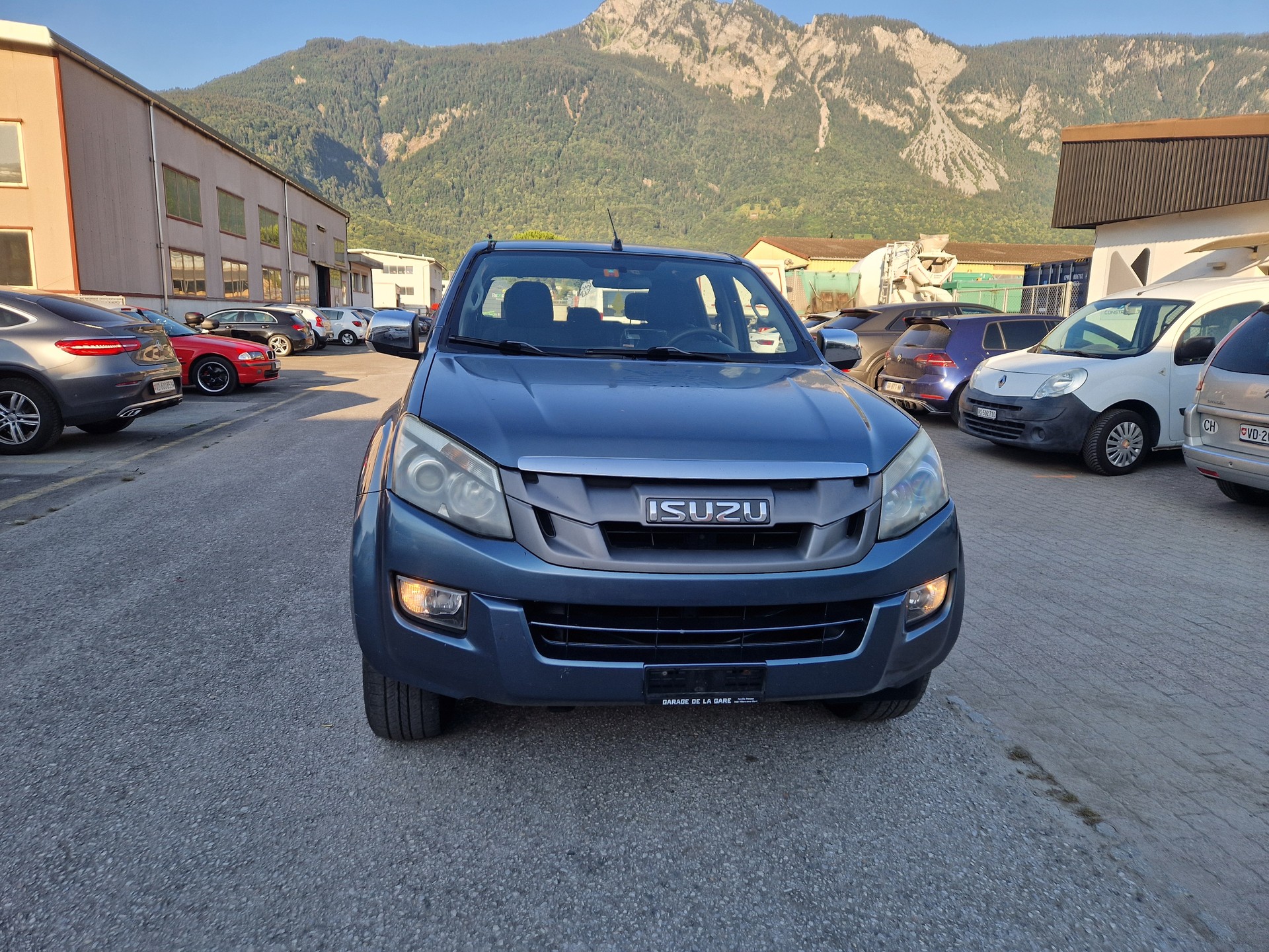 ISUZU D-MAX 2.5 Crew Cab Satellite 4x4-image-1
