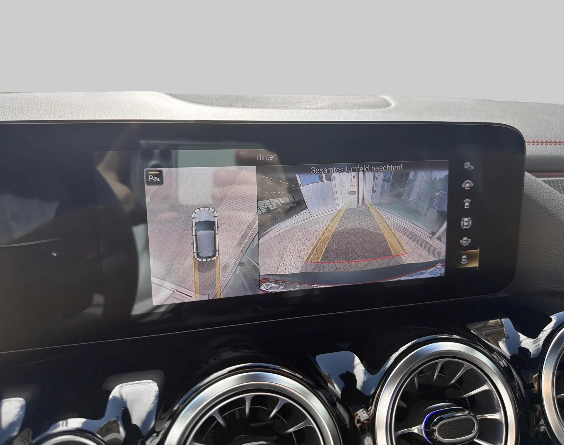 MERCEDES-BENZ EQA H243 EQA 250 AMG Line-image-12