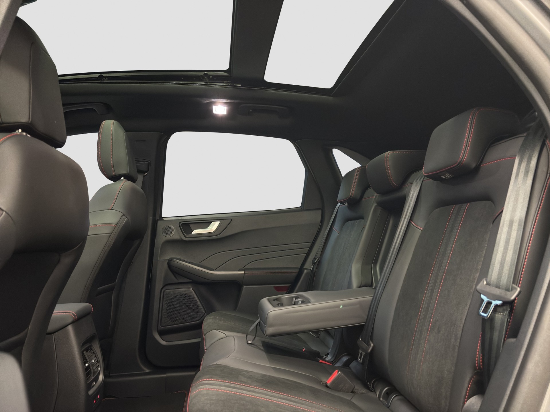 FORD Kuga 2.5 FHEV ST-Line X 4WD-image-15