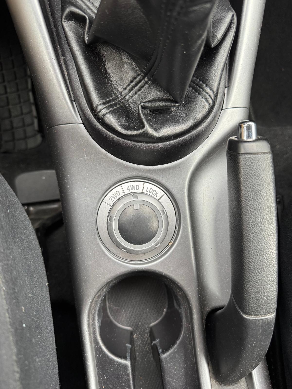 MITSUBISHI Outlander 2.2 DID Navigator 4WD-image-9