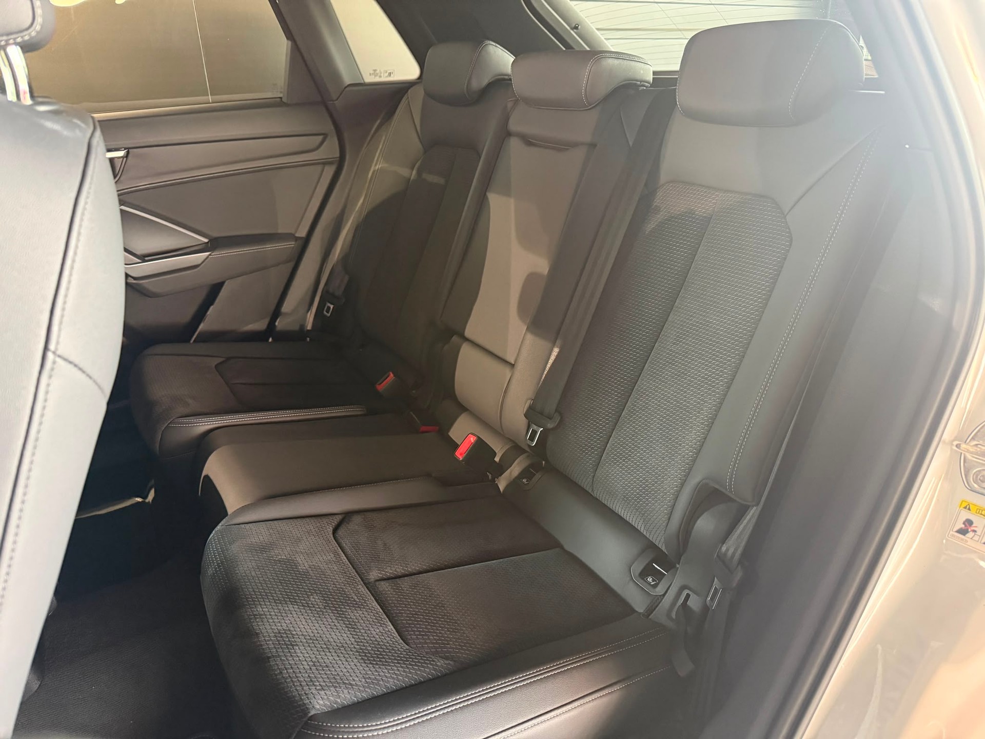 AUDI Q3 Sportback 35 TFSI S line Attraction S-tronic-image-8