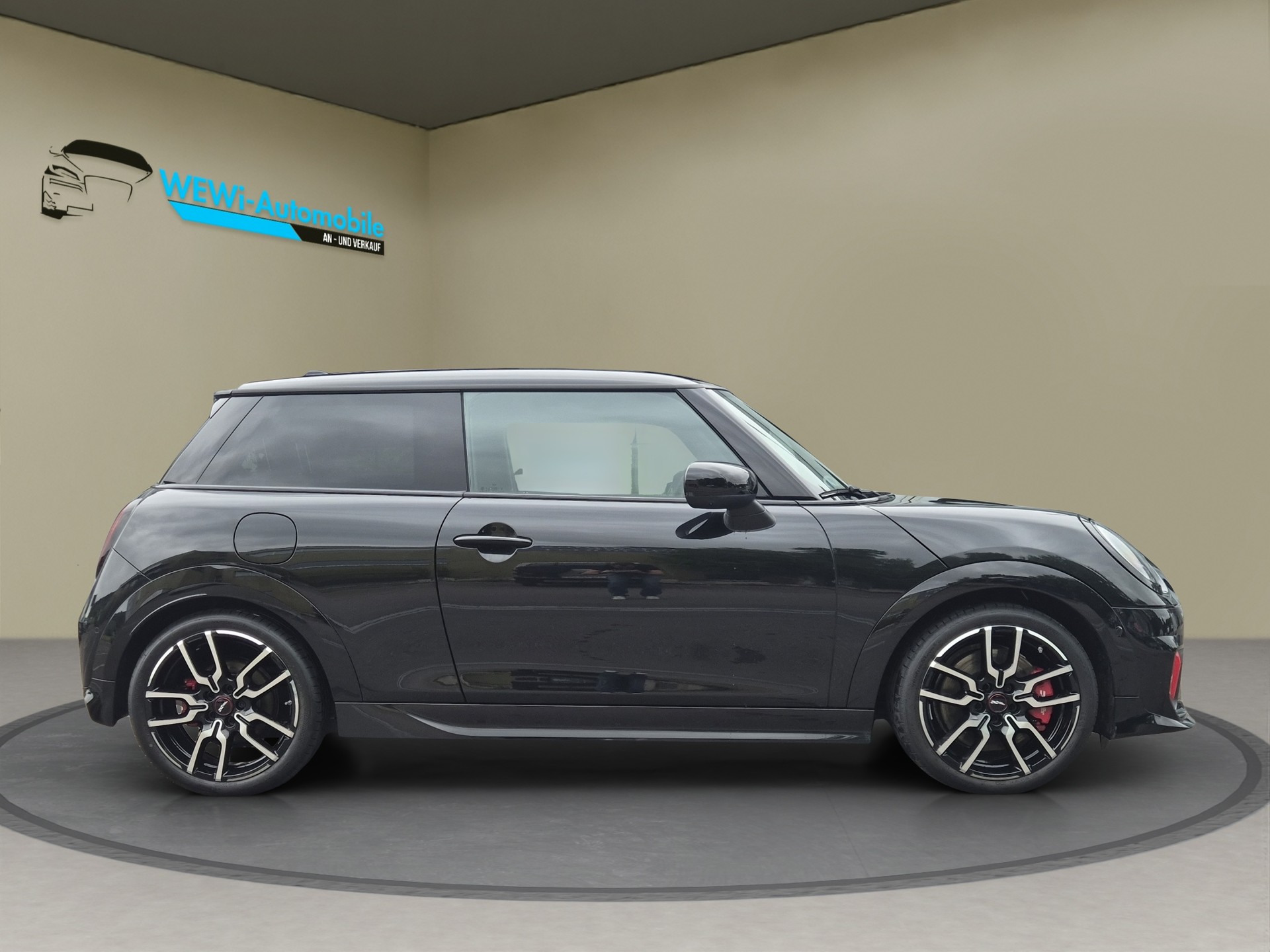 MINI Cooper John Cooper Works DKG-showroom-element-1