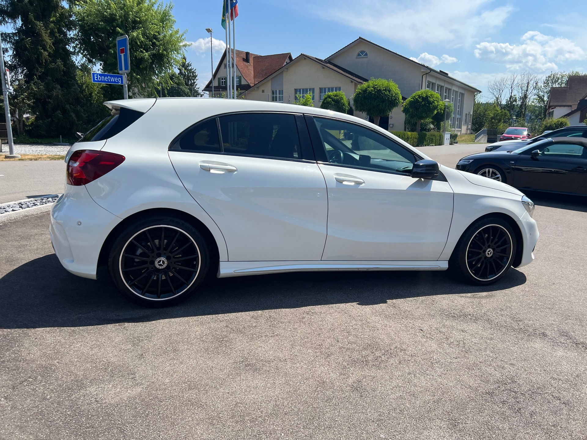 MERCEDES-BENZ A 200 AMG Line 7G-DCT-image-9