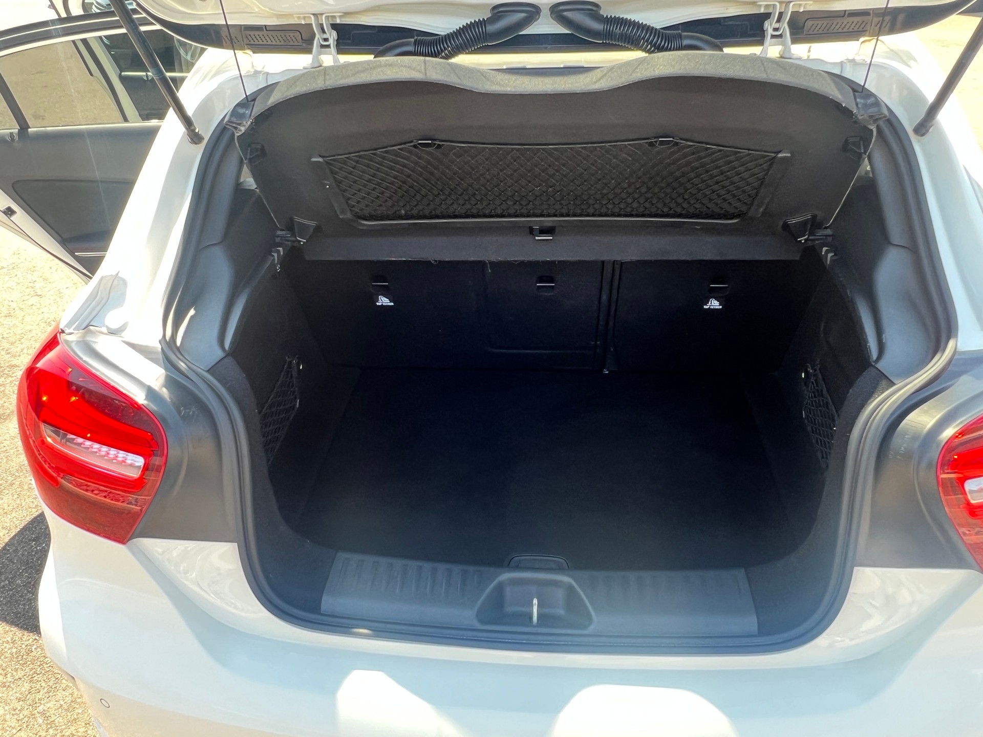 MERCEDES-BENZ A 200 AMG Line 7G-DCT-image-30
