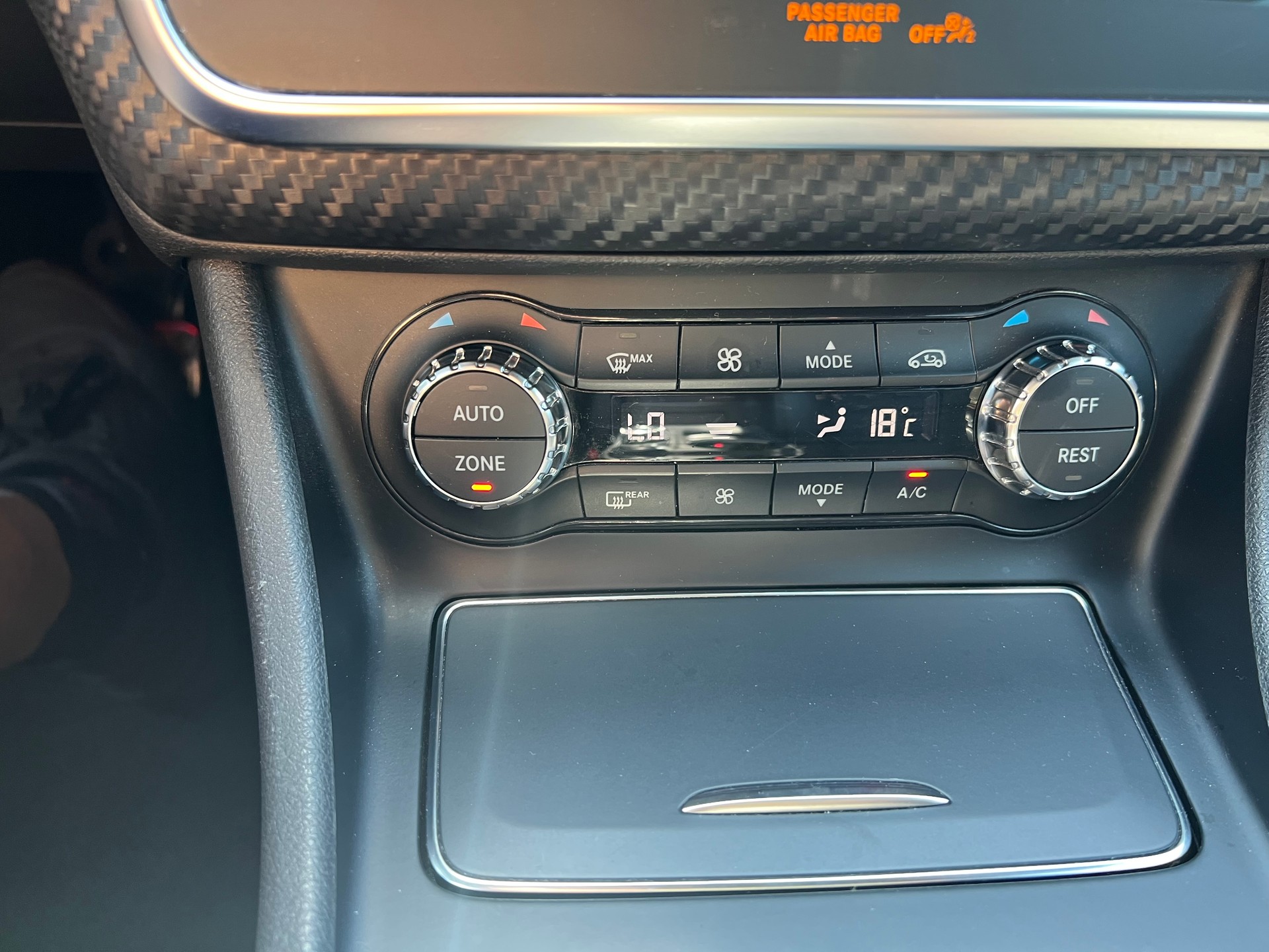 MERCEDES-BENZ A 200 AMG Line 7G-DCT-image-23