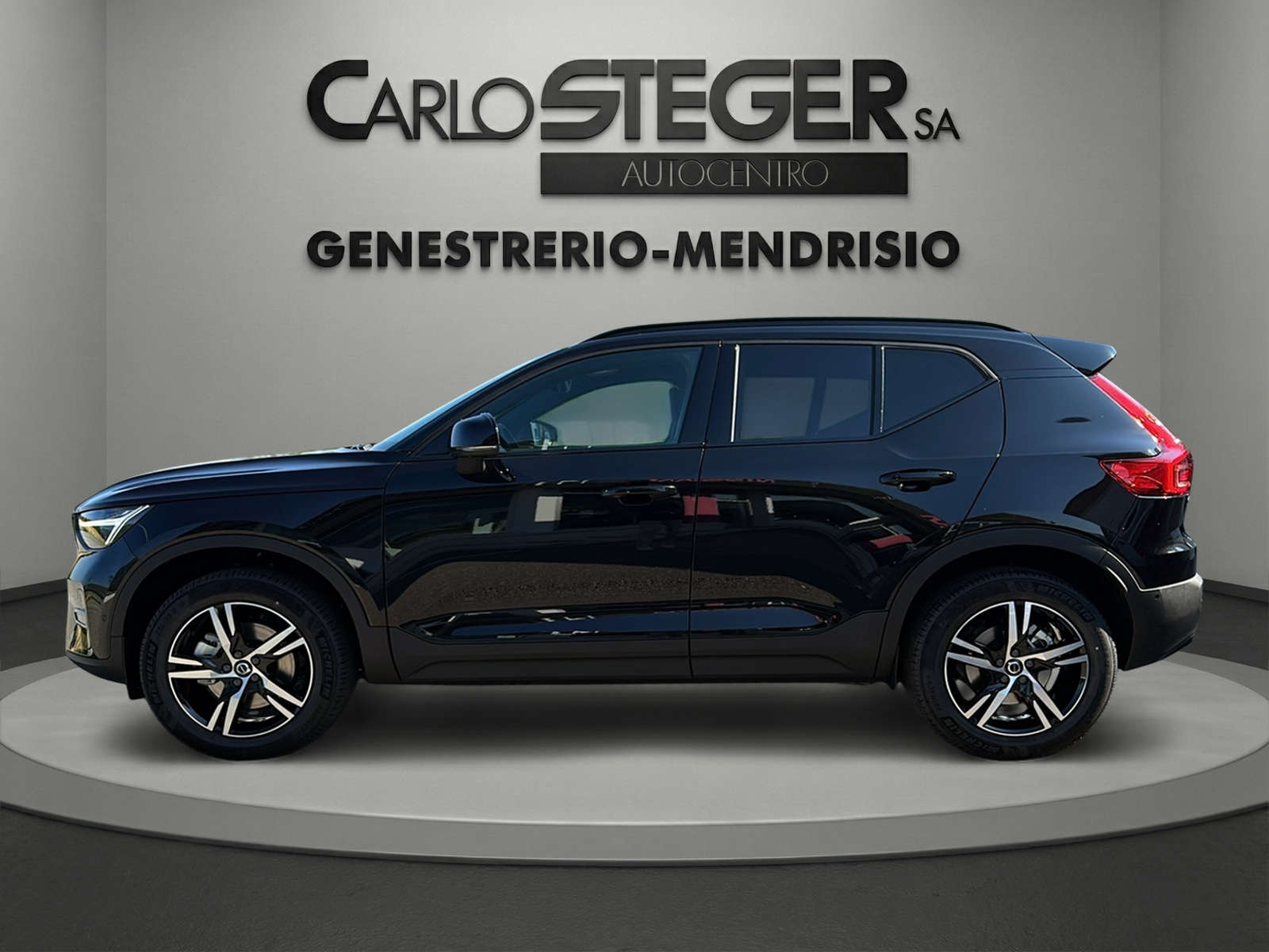 VOLVO XC40 B3 Benzin Mild Hybrid Plus Dark DCT-showroom-element-3