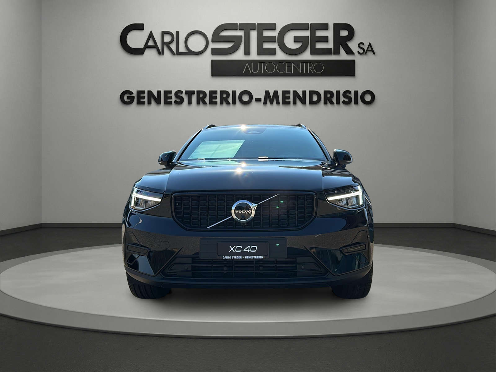 VOLVO XC40 B3 Benzin Mild Hybrid Plus Dark DCT-showroom-element-1
