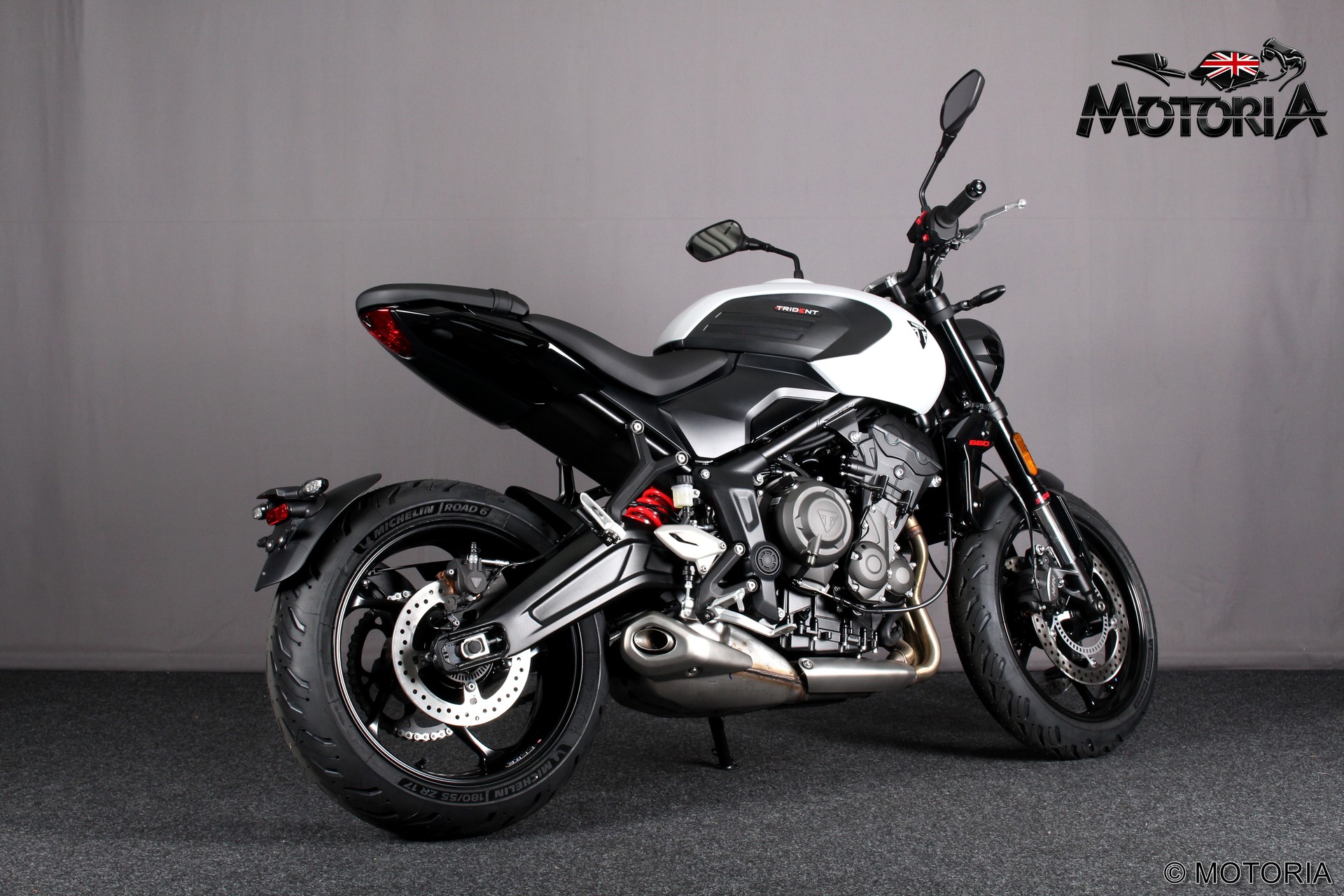 TRIUMPH Trident 660-image-2