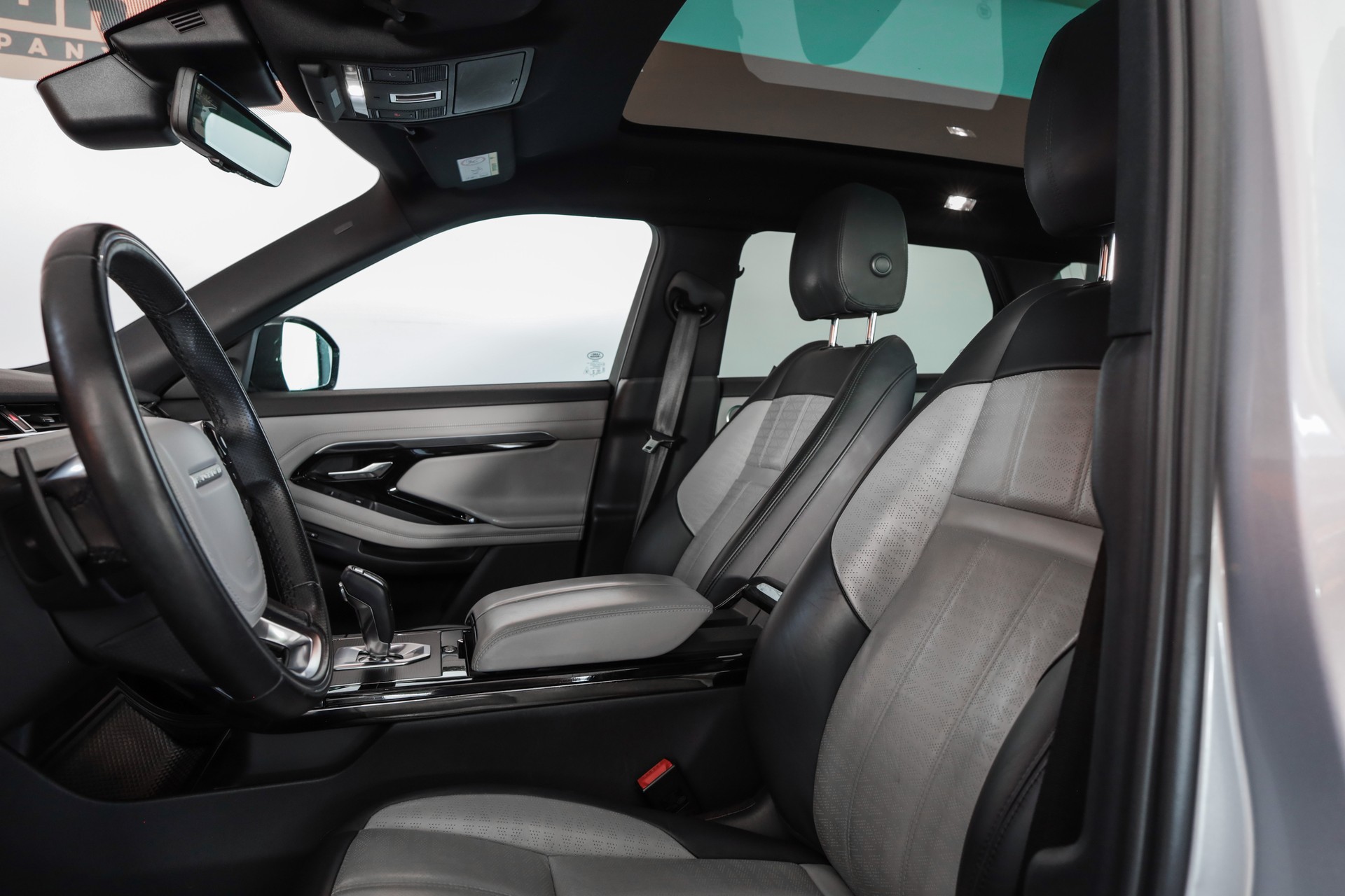 LAND ROVER Range Rover Evoque R-Dynamic P 300 HSE AT9-image-8